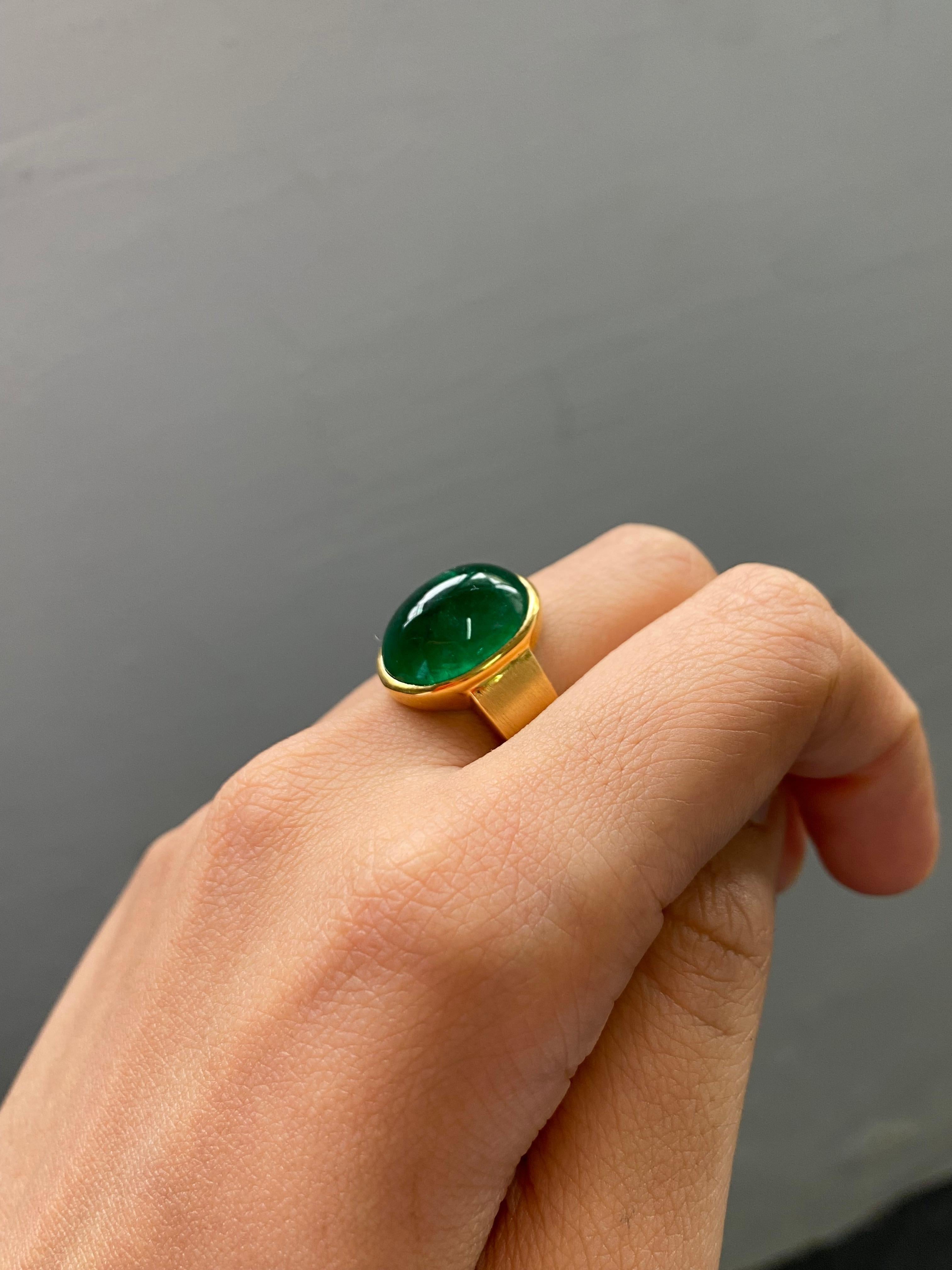 Women's or Men's Certified 12.05 Carat Emerald Cabochon Dome Ring For Sale