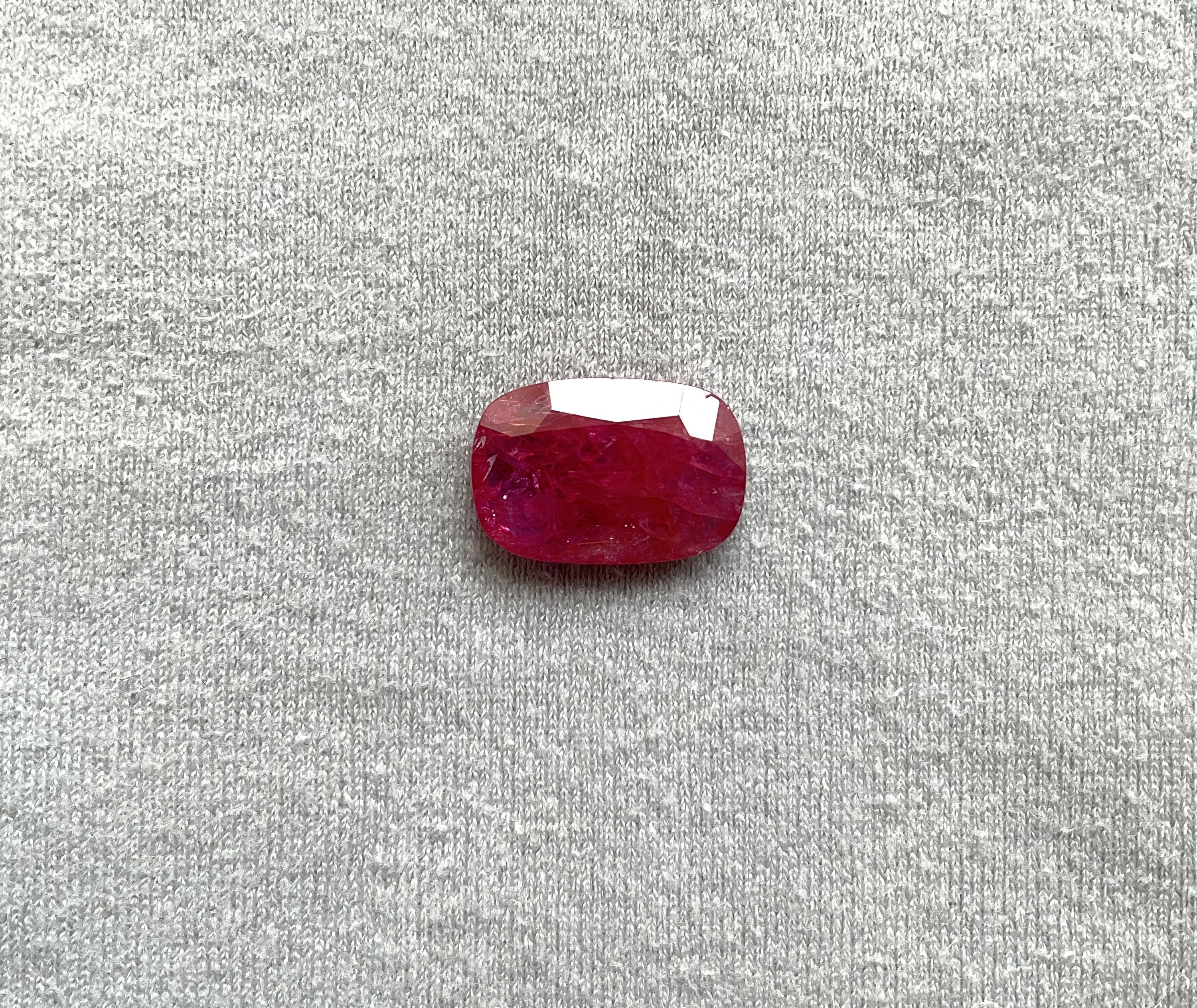 Rubí de Mozambique certificado de 12.10 quilates Piedra tallada facetada en cojín Sin calor Natural

Peso: 12,10 quilates
Tamaño: 19x13x4 MM
Piezas: 1
Forma: Piedra facetada talla cojín