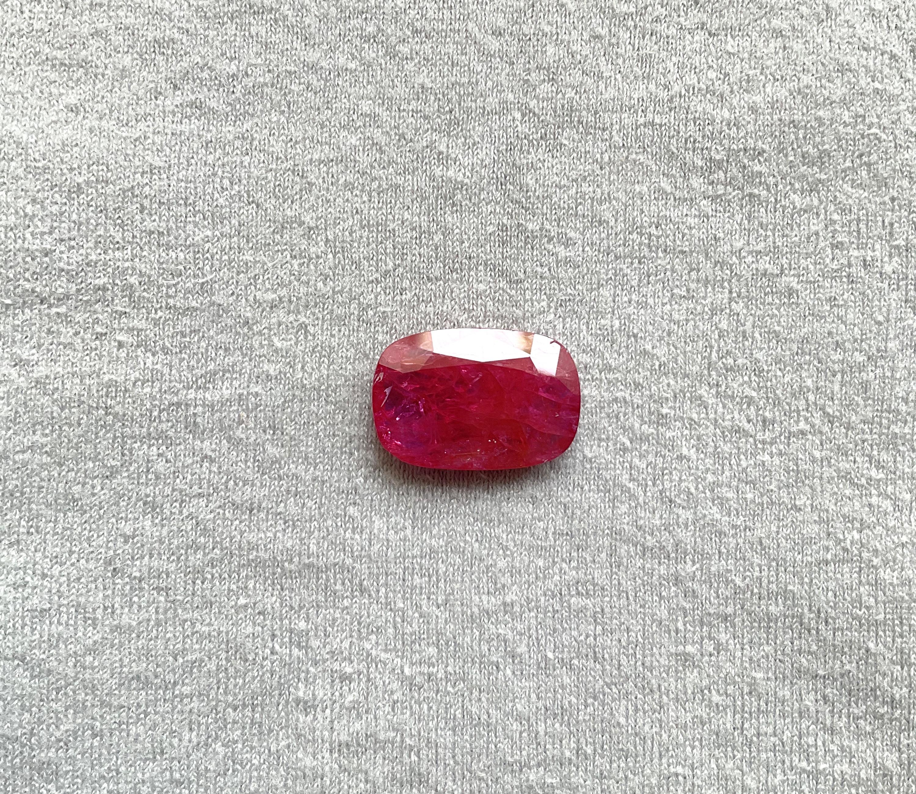 Rubí de Mozambique certificado de 12.10 quilates Piedra tallada facetada en cojín Sin calor Natural Art Decó