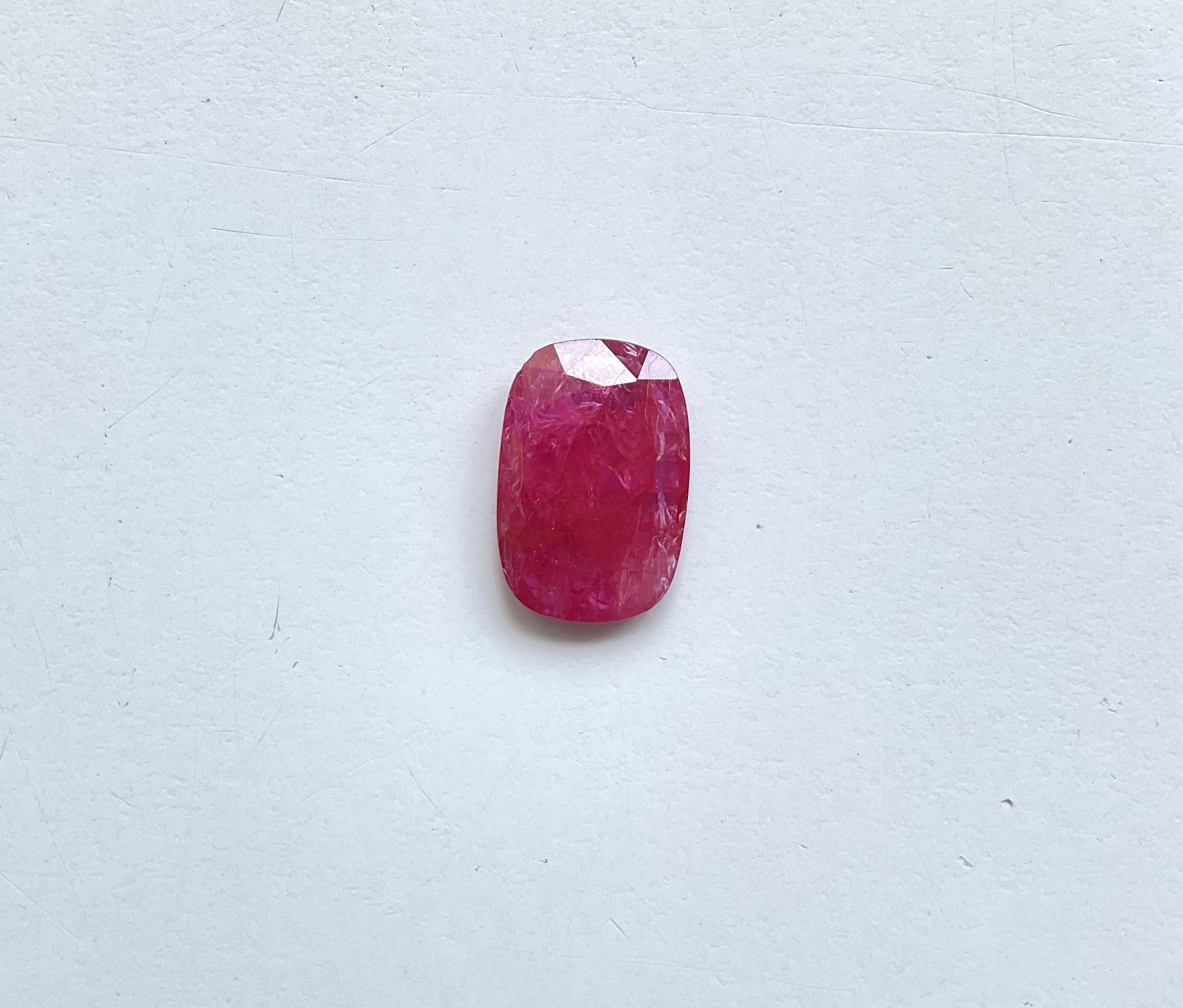Rubí de Mozambique certificado de 12.10 quilates Piedra tallada facetada en cojín Sin calor Natural en Nuevo Estado en Jaipur, RJ
