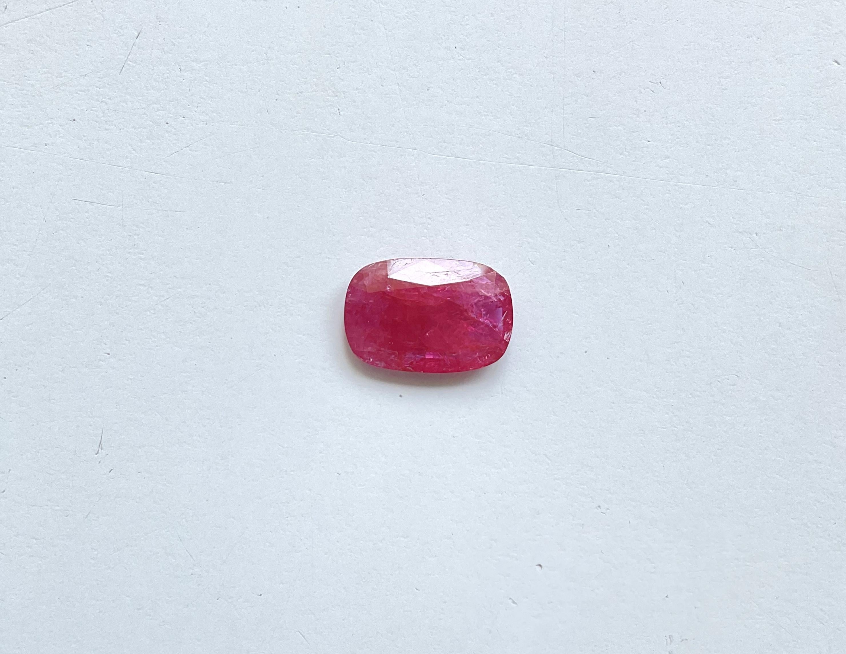 Rubí de Mozambique certificado de 12.10 quilates Piedra tallada facetada en cojín Sin calor Natural 1