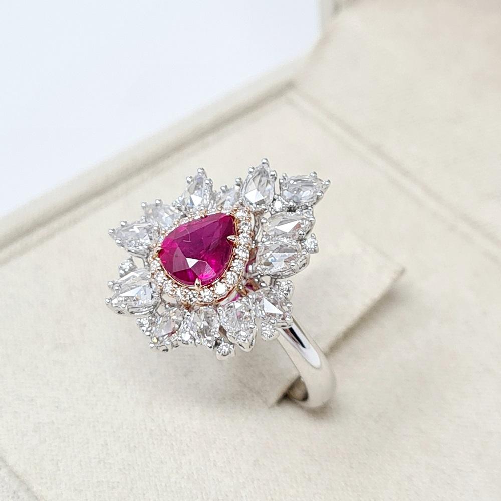 Pear Cut Certified 1.25 Ct Ruby 1.41 Ct White Diamonds 18kt Gold Engagement Ring For Sale