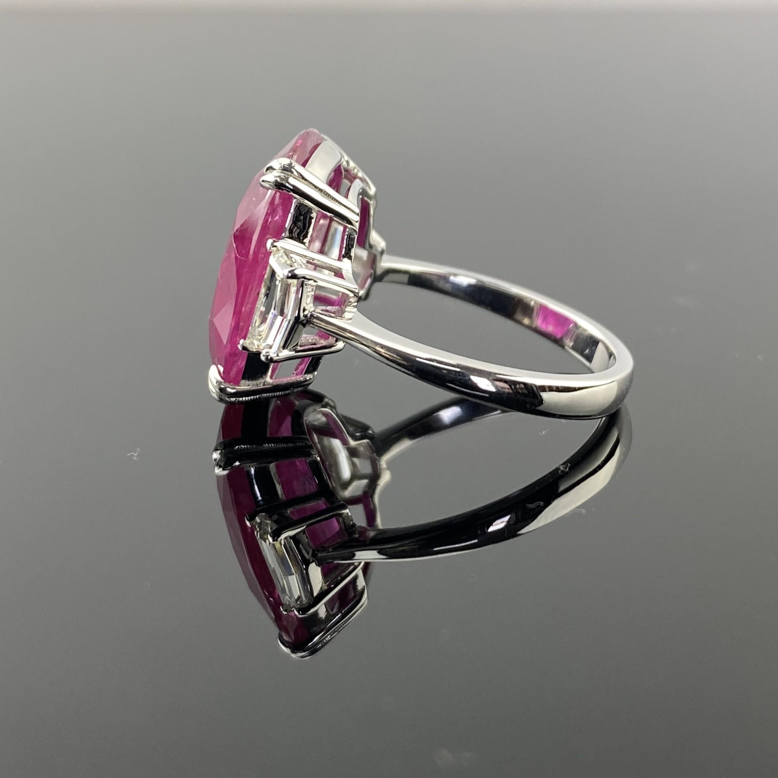 Certified 12.51 Carat Oval Burma Ruby and Diamond Three Stone Engagement Ring In New Condition For Sale In Bangkok, Thailand