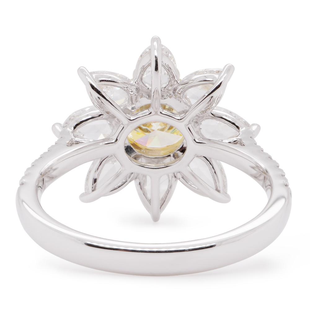 zertifizierter 1,26 Karat Fancy Gelber runder Fancy Color Diamant Solitär Ring im Zustand „Neu“ im Angebot in Hung Hom, HK