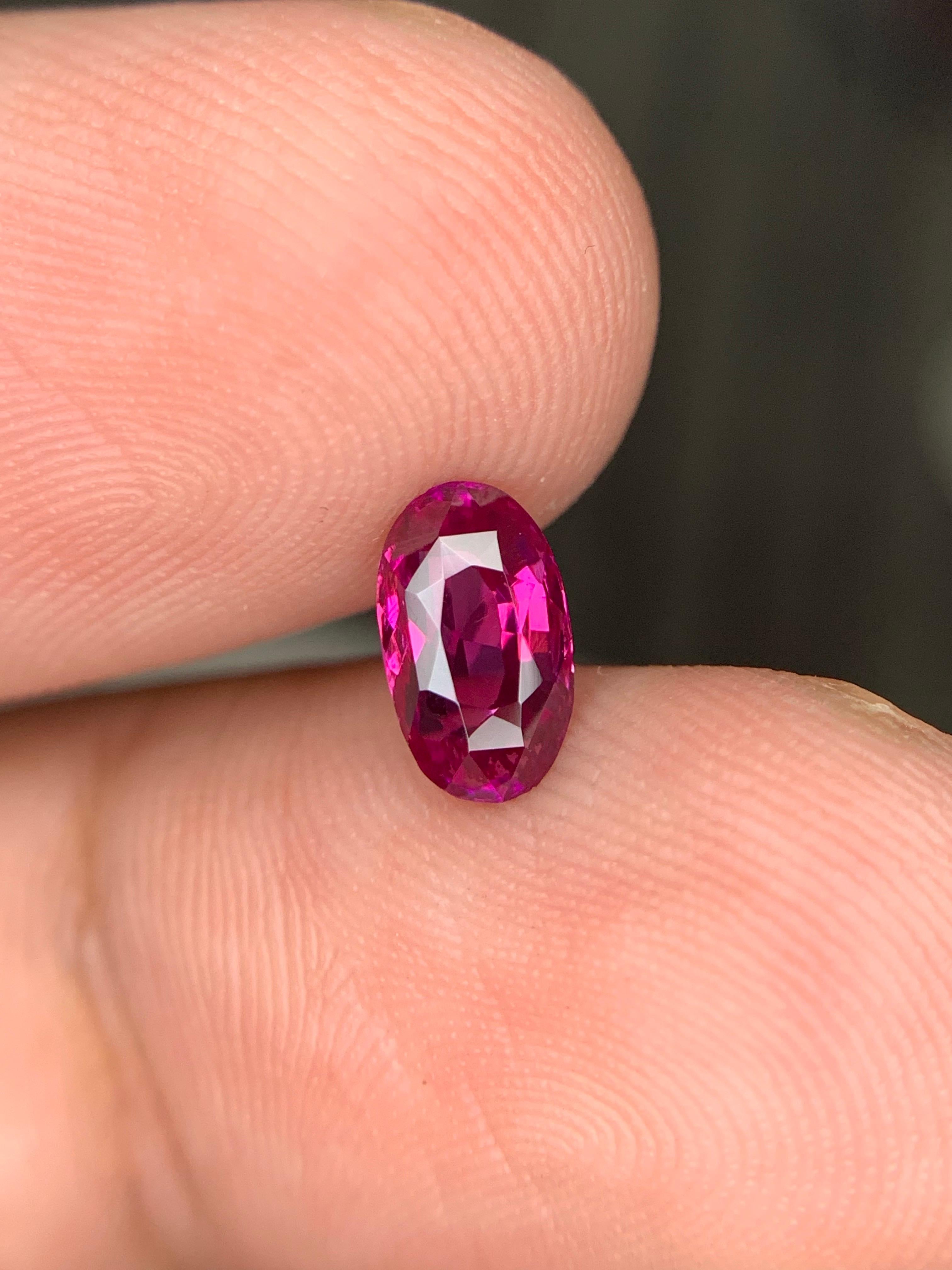 Certified 1.26 Carat Natural Loose Ruby Oval Shape Gemstone (pierre précieuse de forme ovale) en vente 5