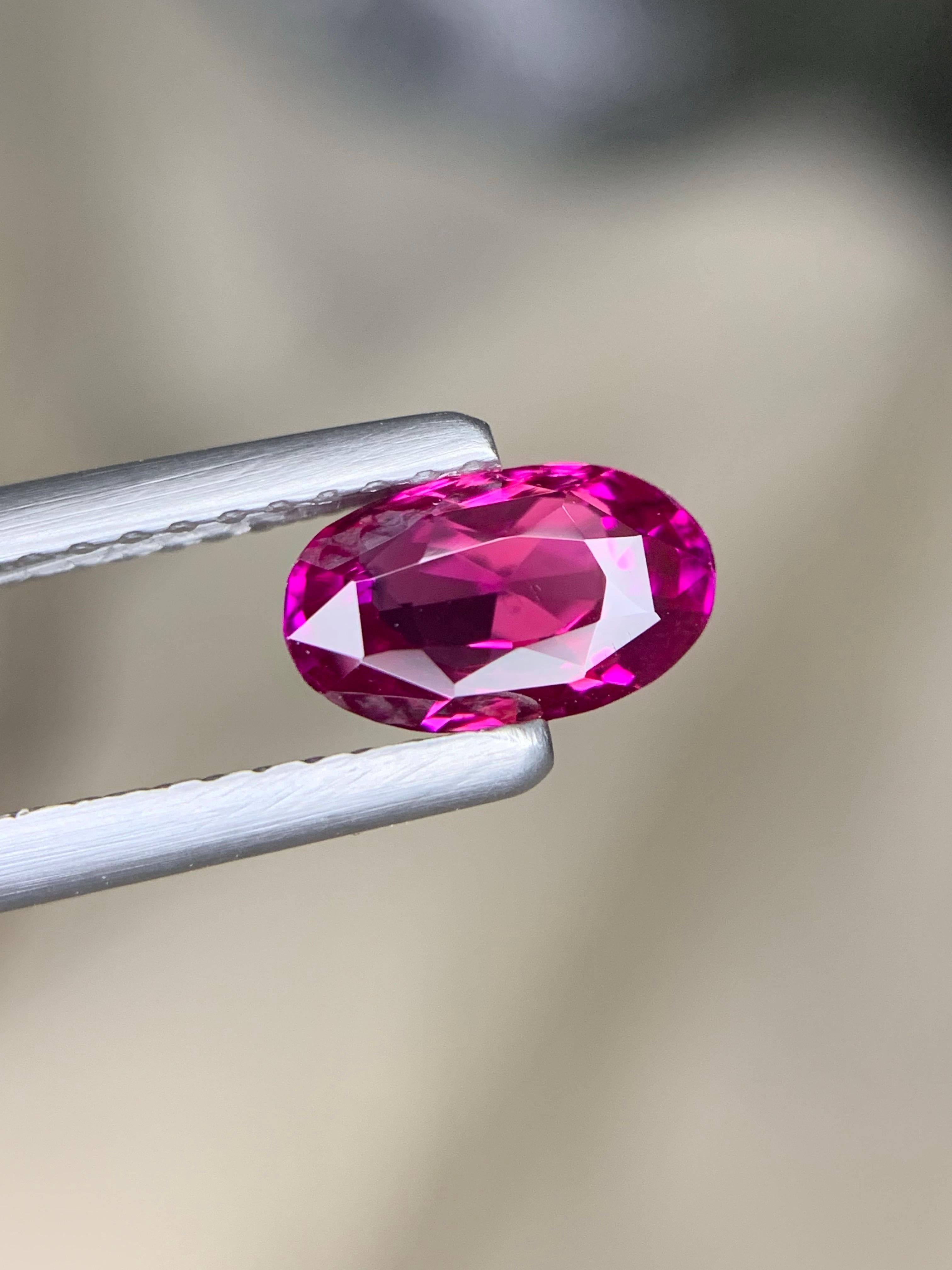 Arts and Crafts Certified 1.26 Carat Natural Loose Ruby Oval Shape Gemstone (pierre précieuse de forme ovale) en vente