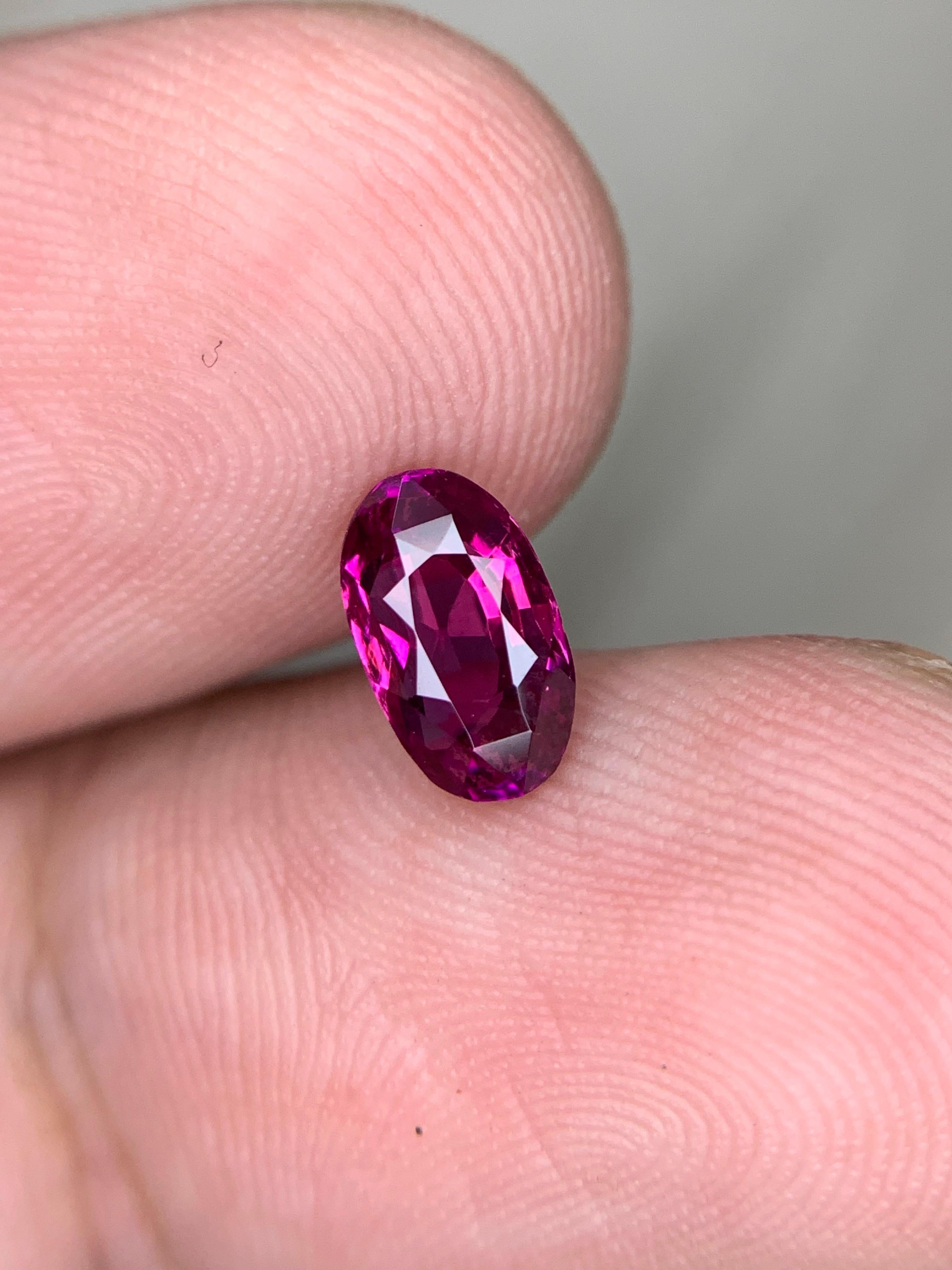 Certified 1.26 Carat Natural Loose Ruby Oval Shape Gemstone (pierre précieuse de forme ovale) en vente 1