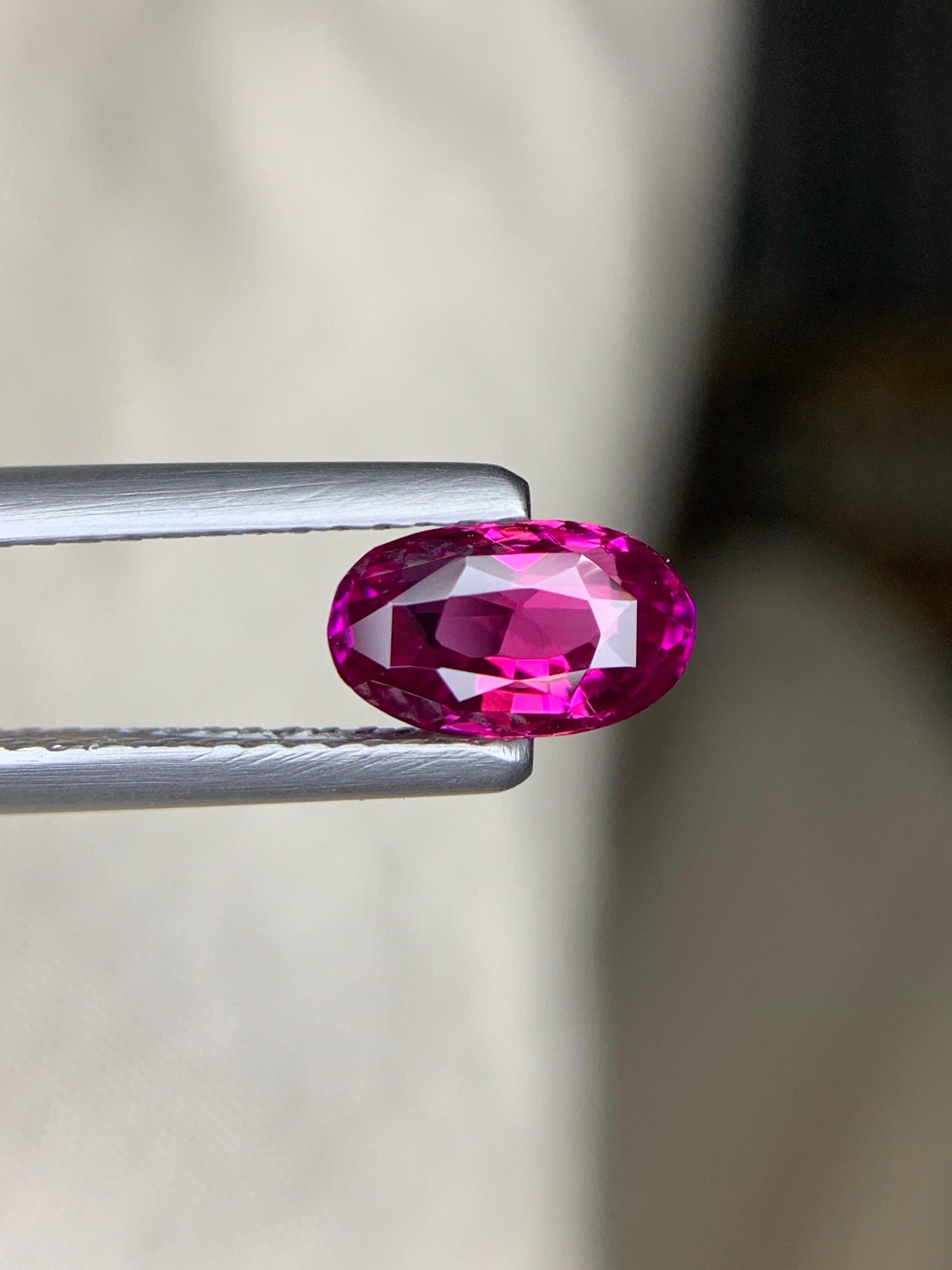 Certified 1.26 Carat Natural Loose Ruby Oval Shape Gemstone (pierre précieuse de forme ovale) en vente 2