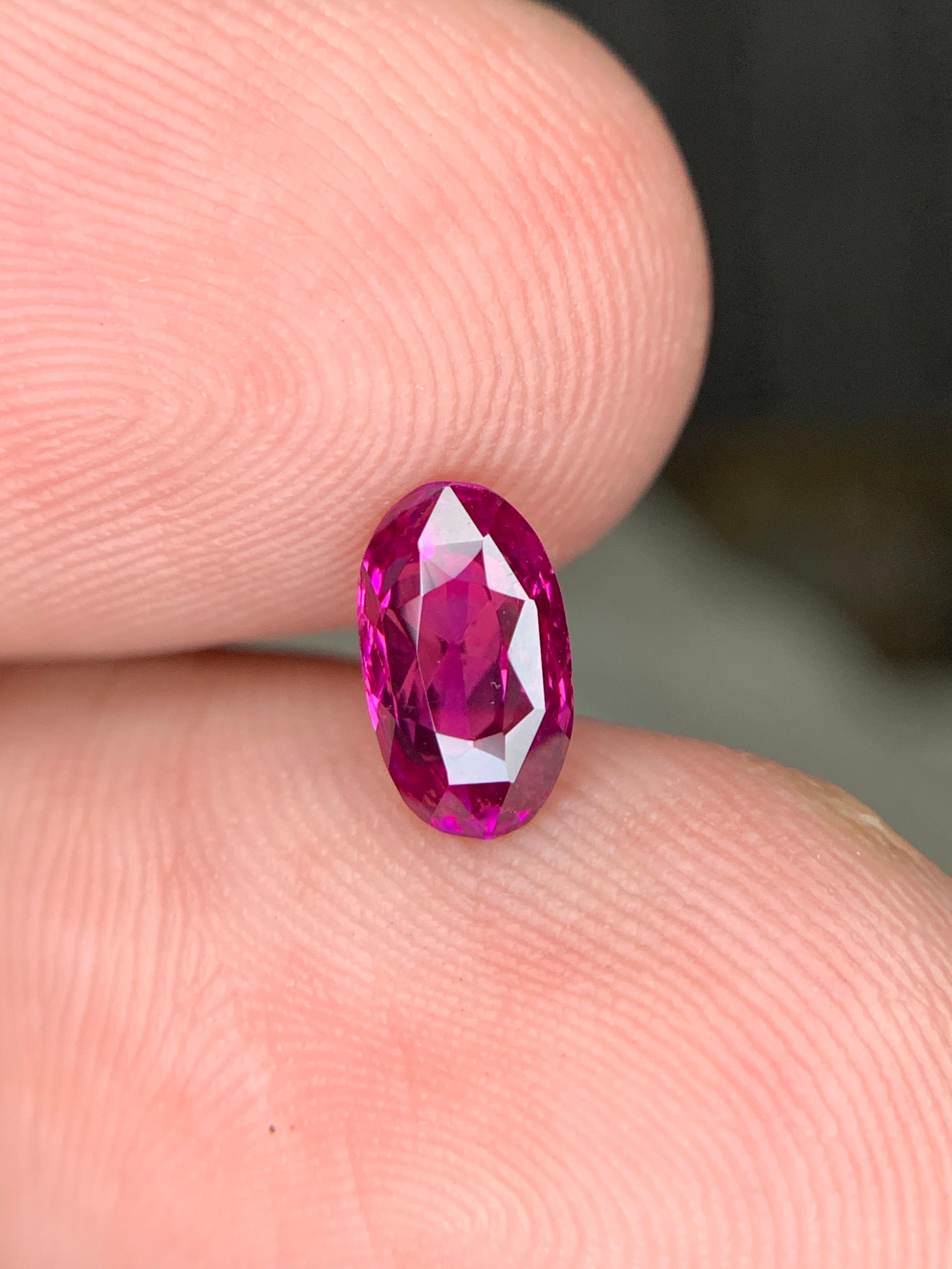 Certified 1.26 Carat Natural Loose Ruby Oval Shape Gemstone (pierre précieuse de forme ovale) en vente 3