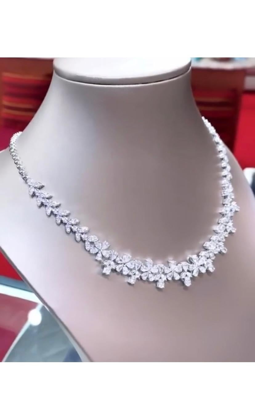 Certified 12.65 Carats Natural Diamonds  18K Gold Necklace  In New Condition For Sale In Massafra, IT