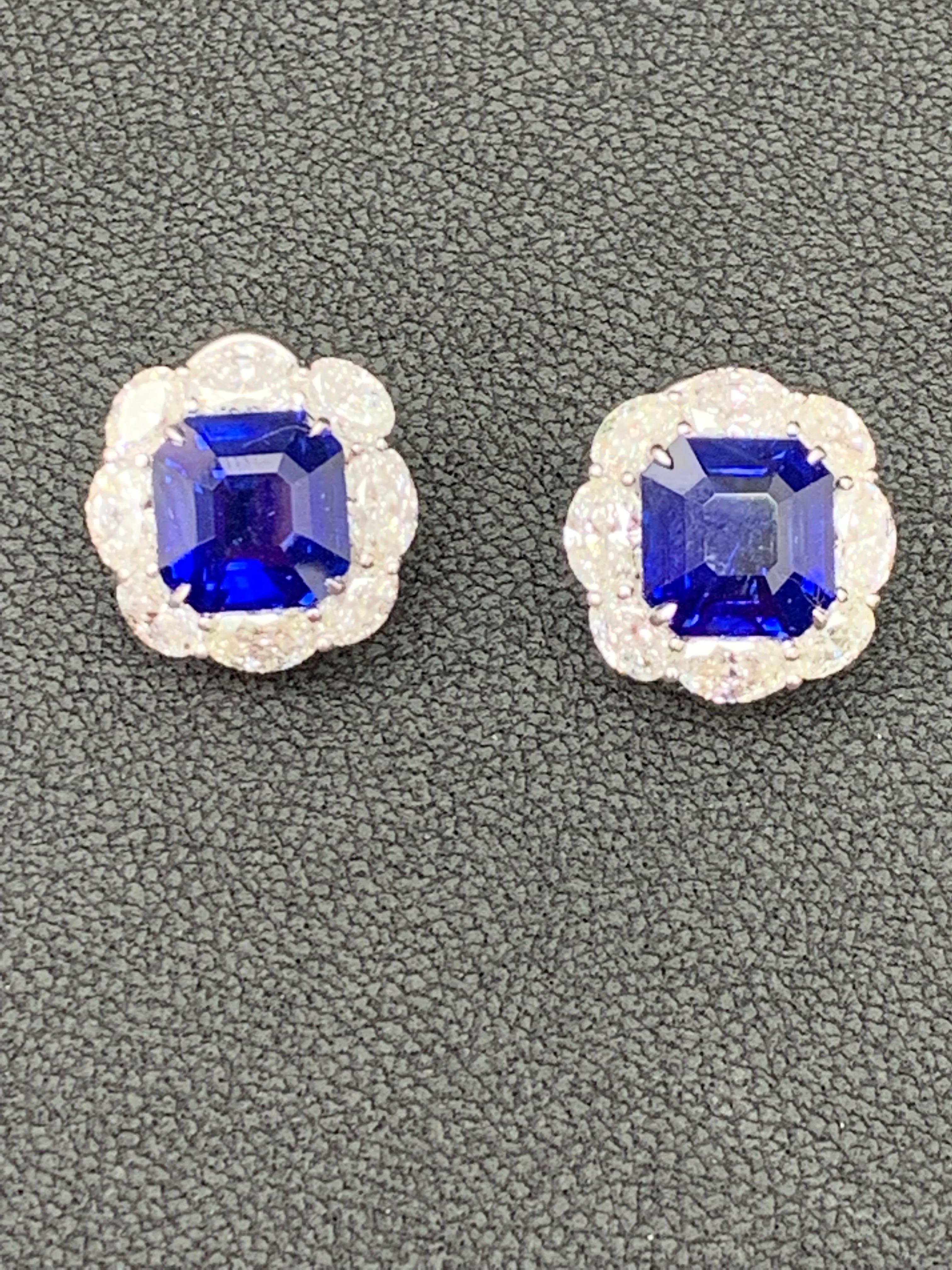 Boucles d'oreilles en or 18 carats avec halo de diamants et saphirs bleus taille émeraude certifiés 12,67 carats en vente 3