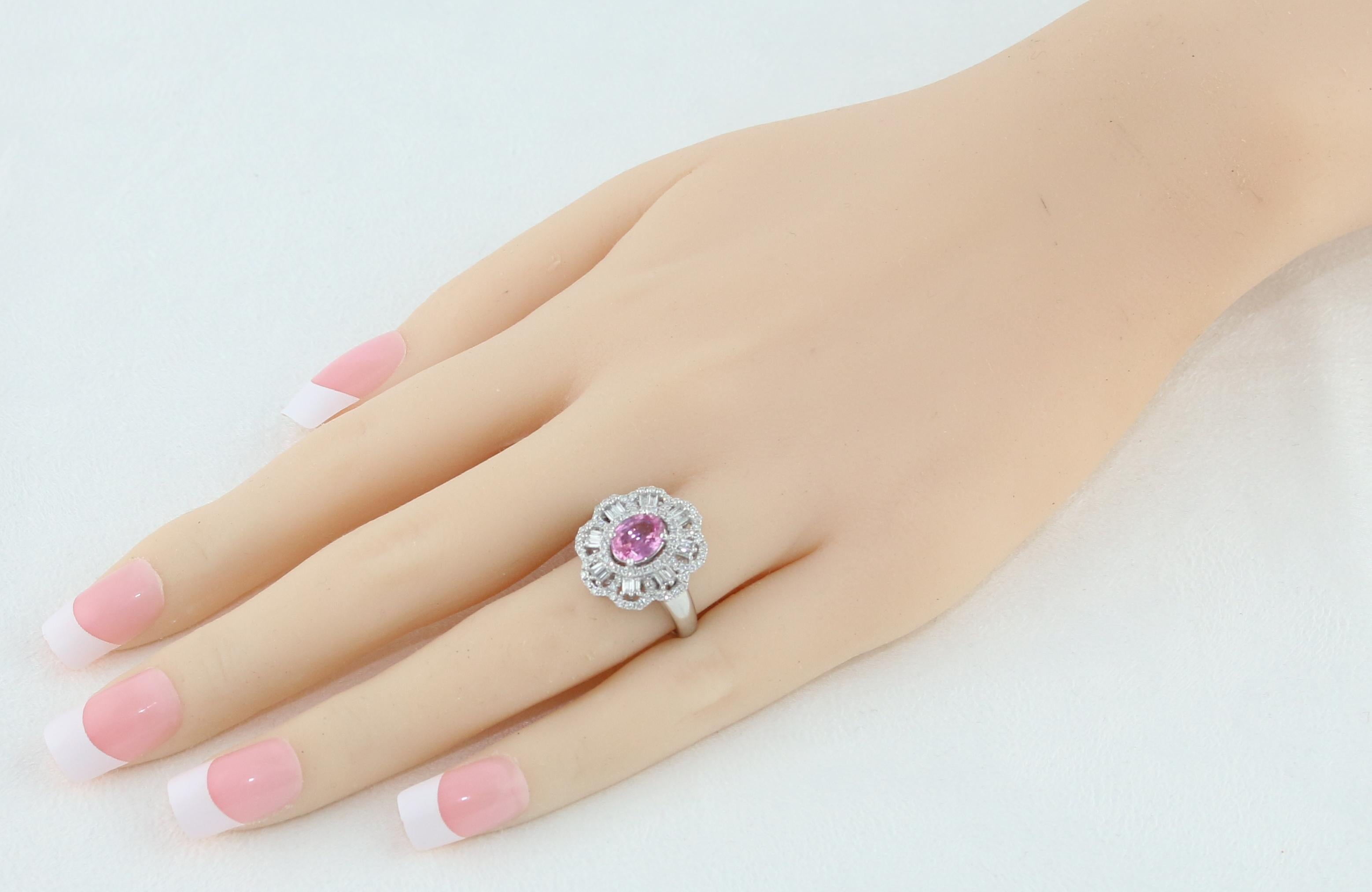 Goldring mit zertifiziertem 1,27 Karat ovalem rosa Saphir und Diamant im Zustand „Neu“ im Angebot in New York, NY