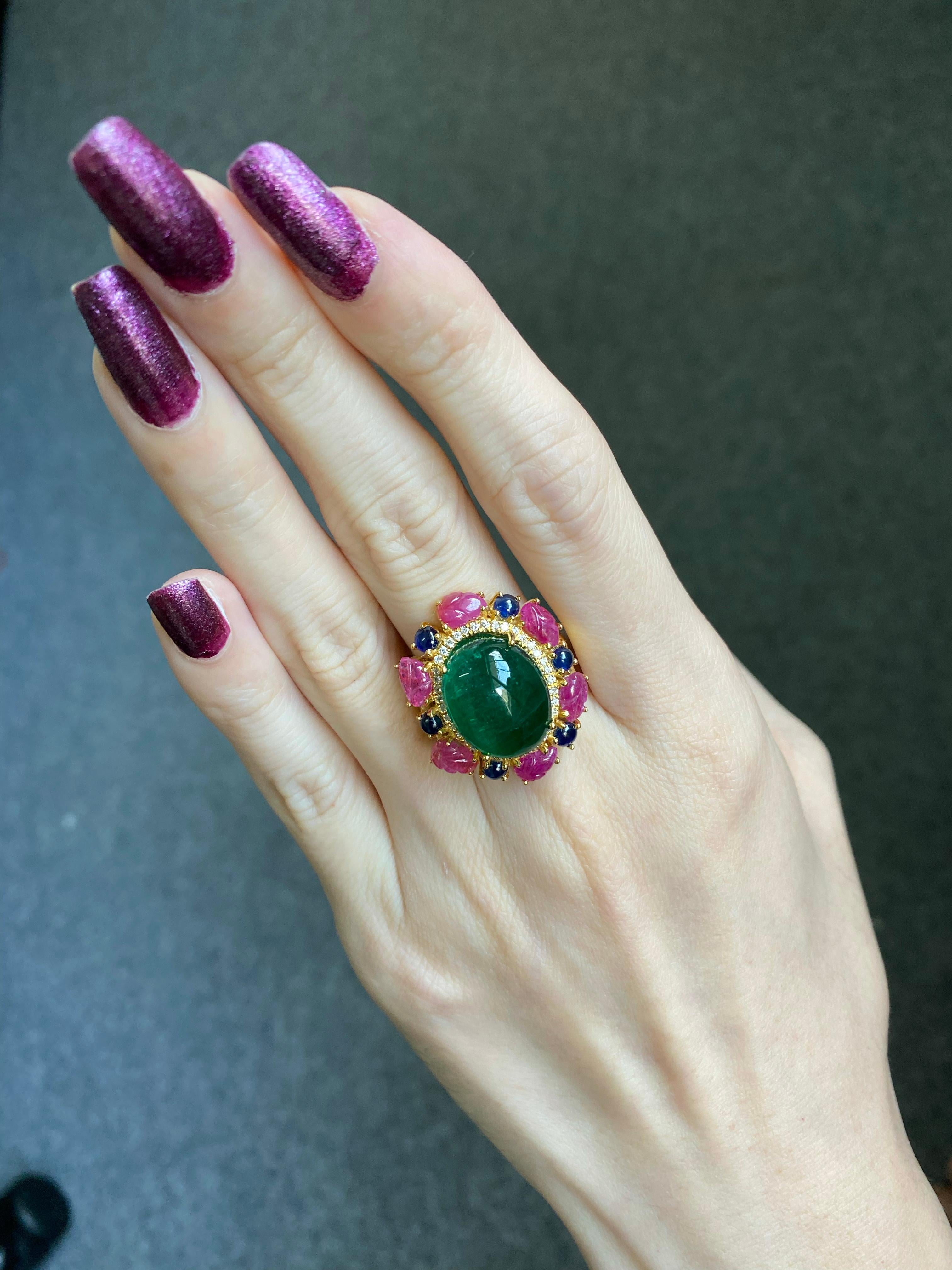 Women's or Men's Certified 12.80 Carat Emerald Cabochon, Ruby and Blue Sapphire Cocktail Ring For Sale