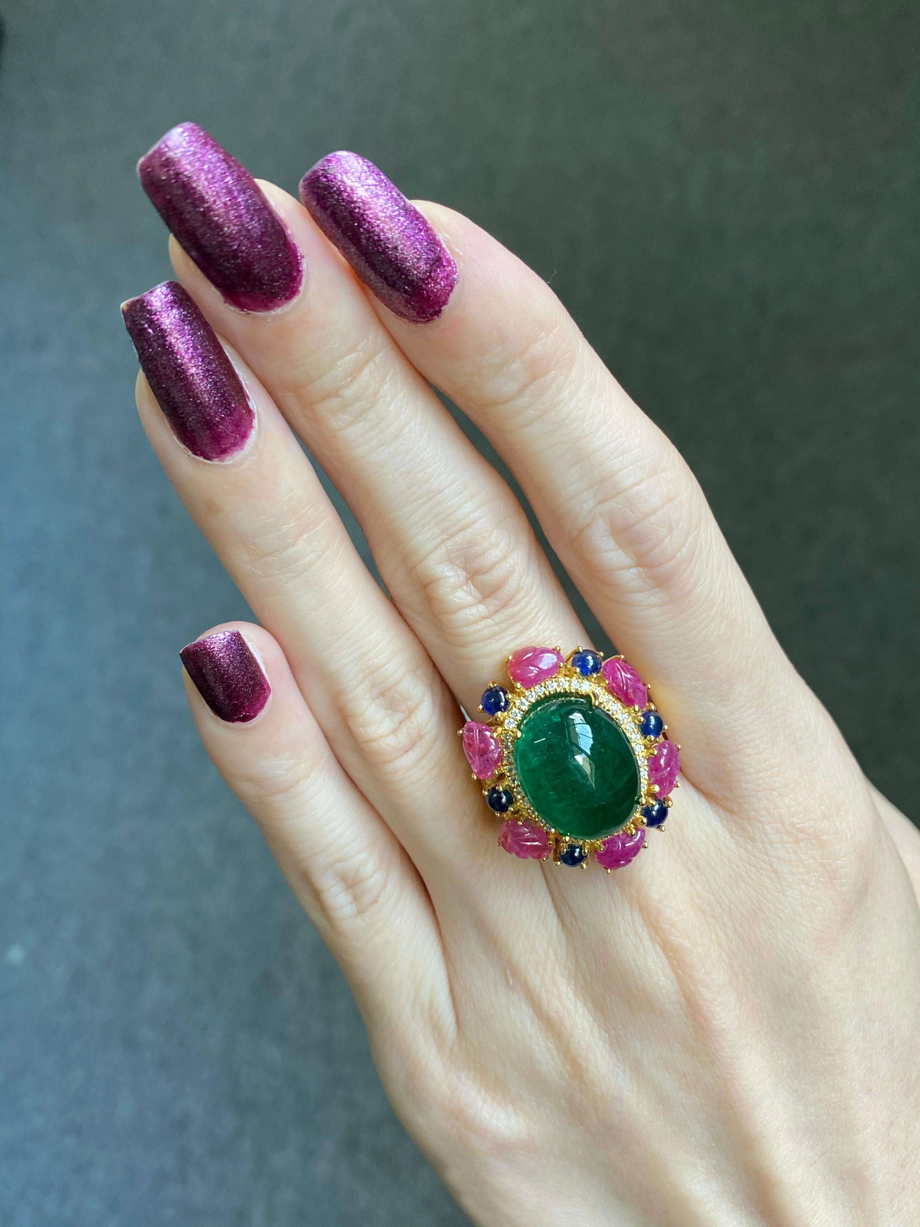 Certified 12.80 Carat Emerald Cabochon, Ruby and Blue Sapphire Cocktail Ring For Sale 2
