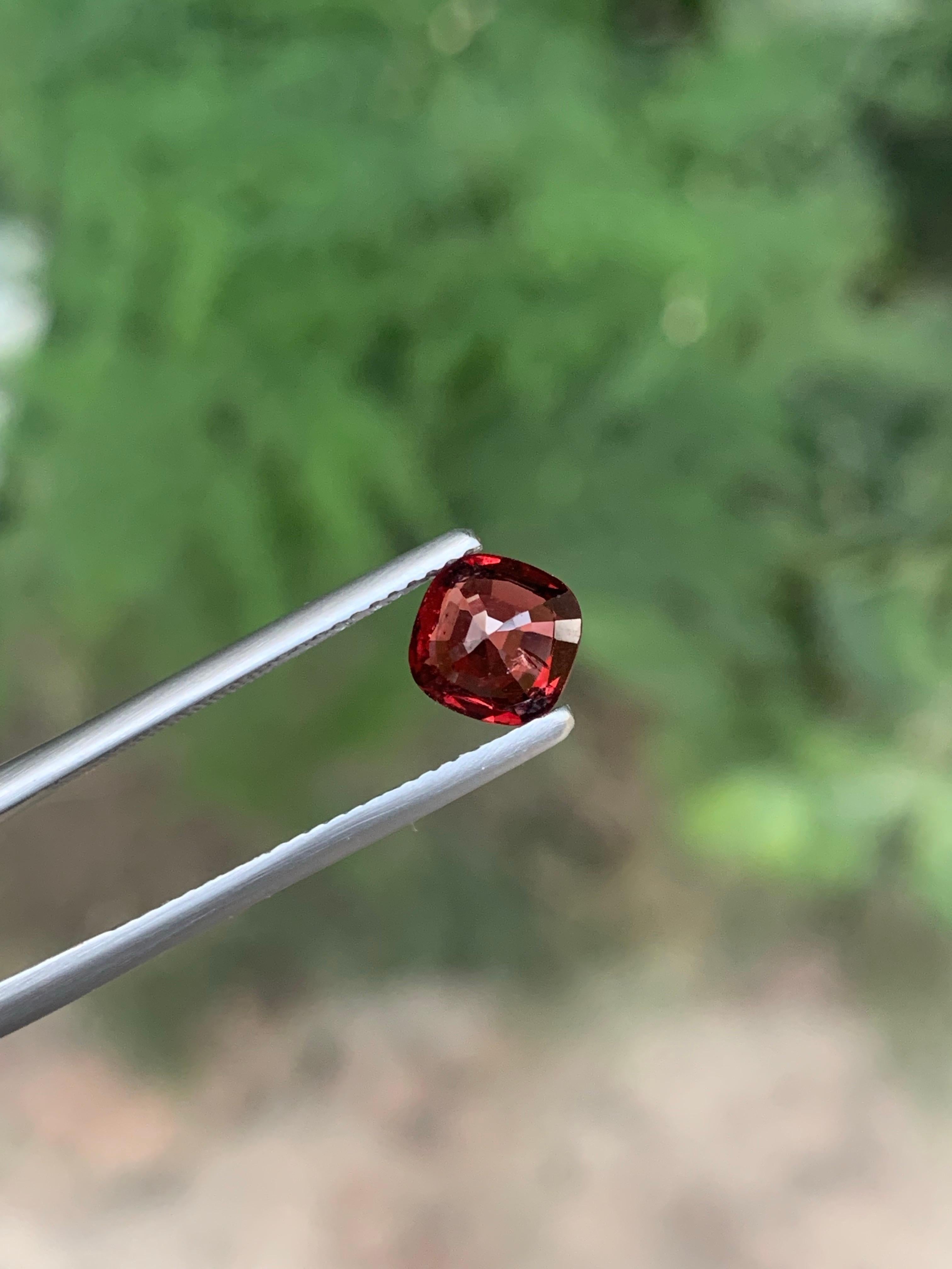 Gemma certificata da 1,29 carati di spinello rosso naturale sfuso con taglio a cuscino in vendita 4