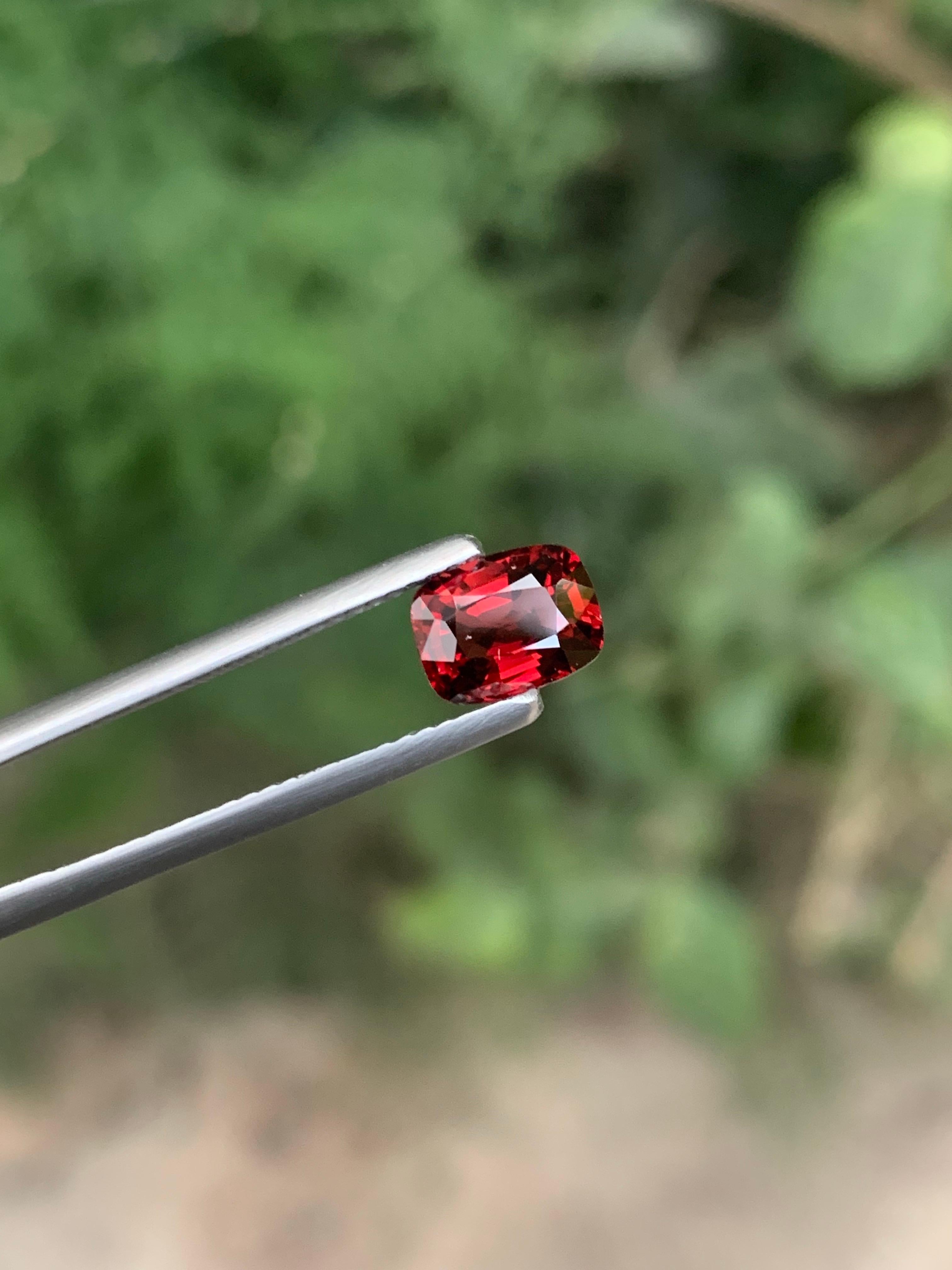 Gemma certificata da 1,29 carati di spinello rosso naturale sfuso con taglio a cuscino in vendita 4