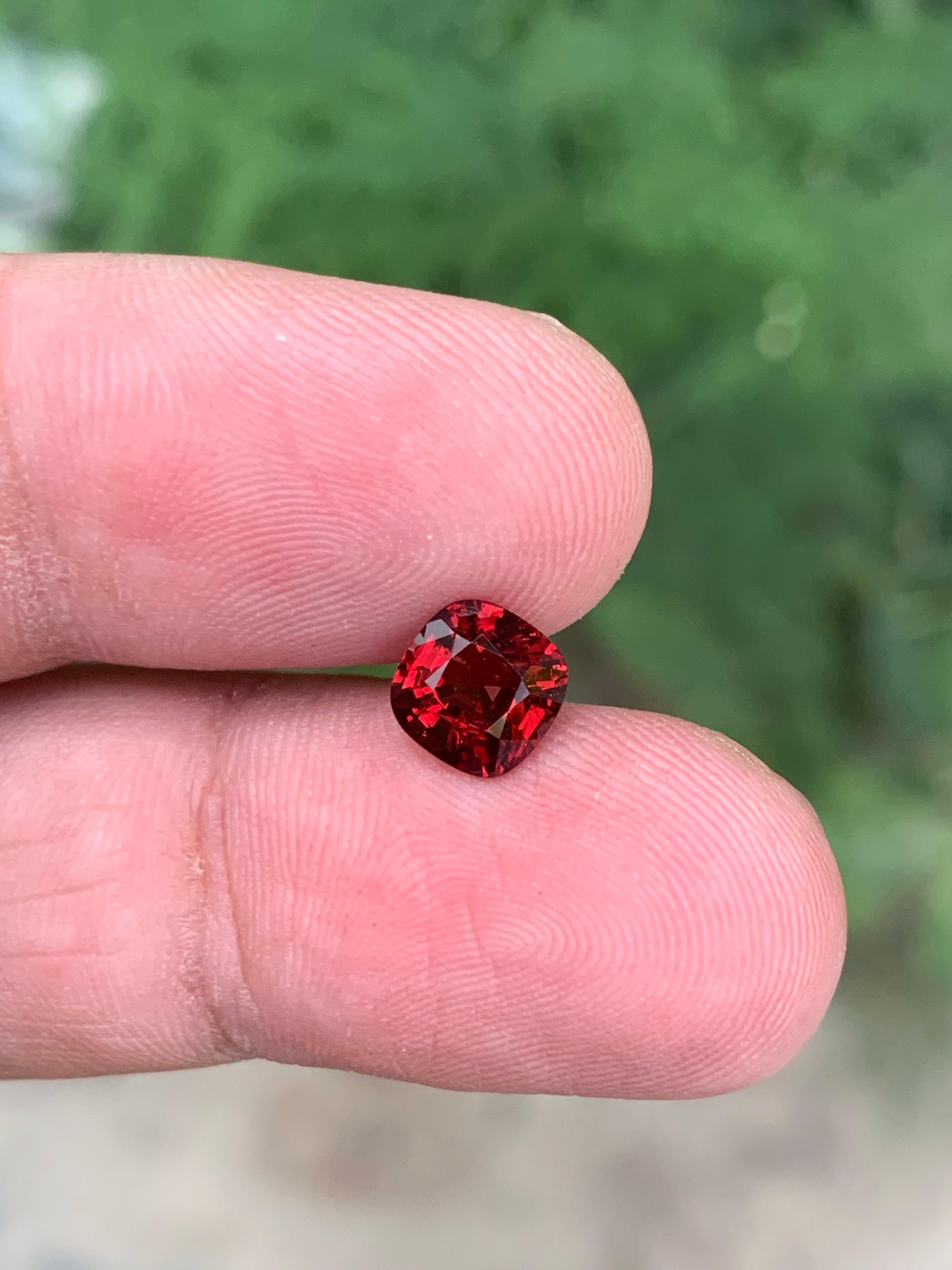 Gemma certificata da 1,29 carati di spinello rosso naturale sfuso con taglio a cuscino in vendita 6