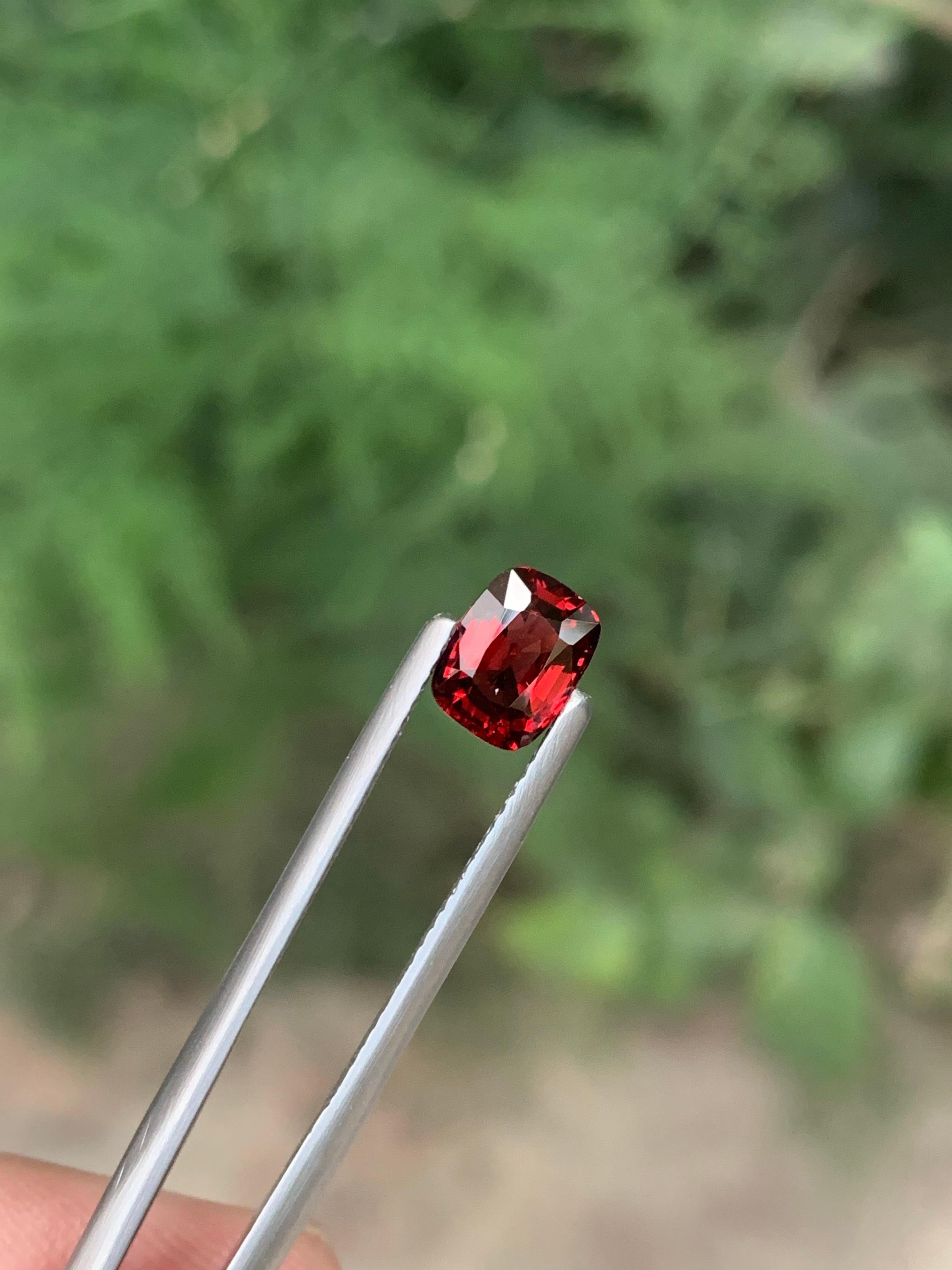 Gemma certificata da 1,29 carati di spinello rosso naturale sfuso con taglio a cuscino in vendita 2