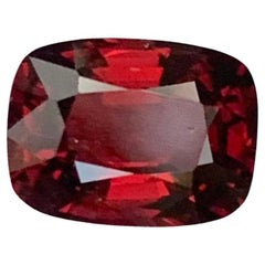 Gemma certificata da 1,29 carati di spinello rosso naturale sfuso con taglio a cuscino