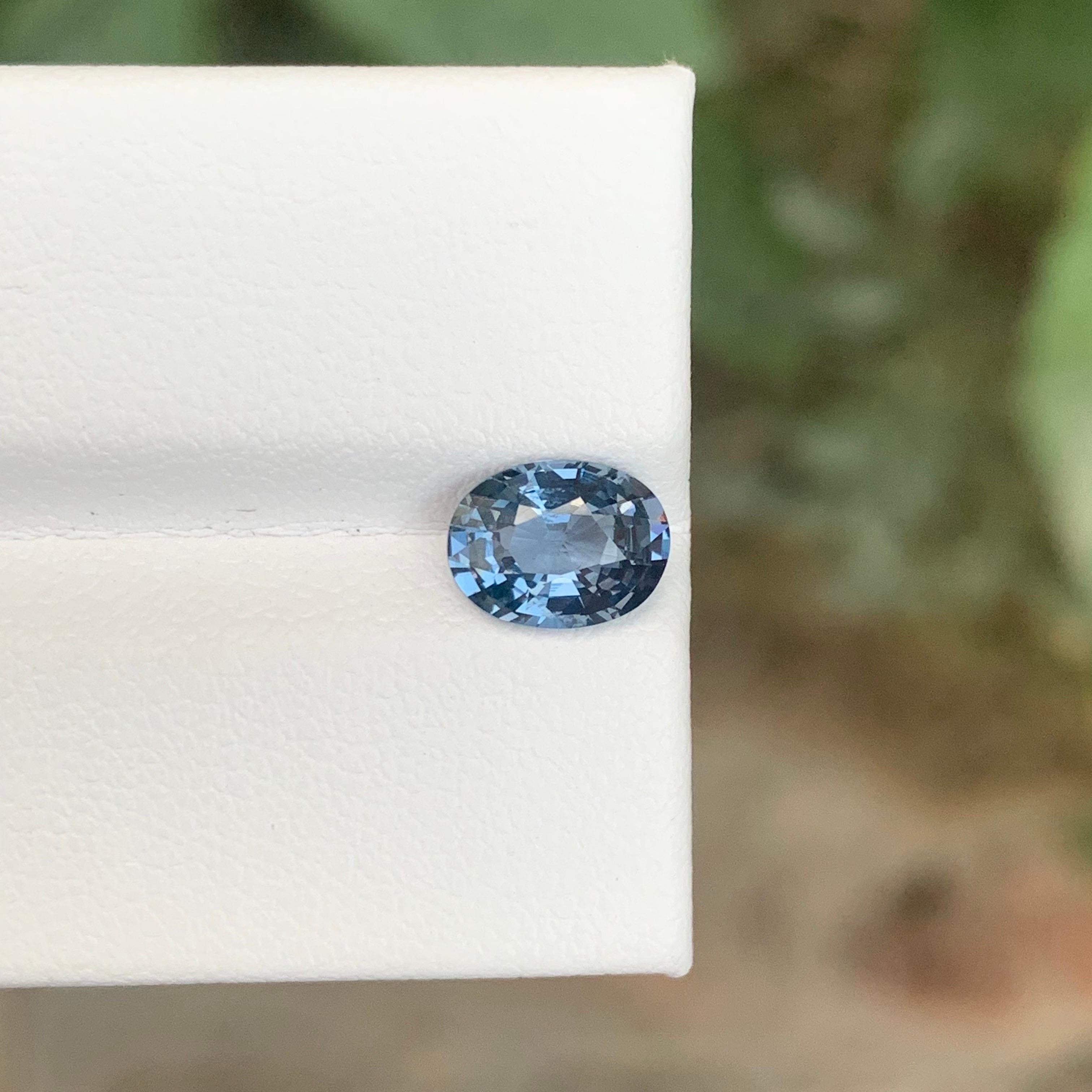 Zertifizierter 1,31 Karat natürlicher loser kobaltblauer Spinell aus Tansania (Arts and Crafts) im Angebot