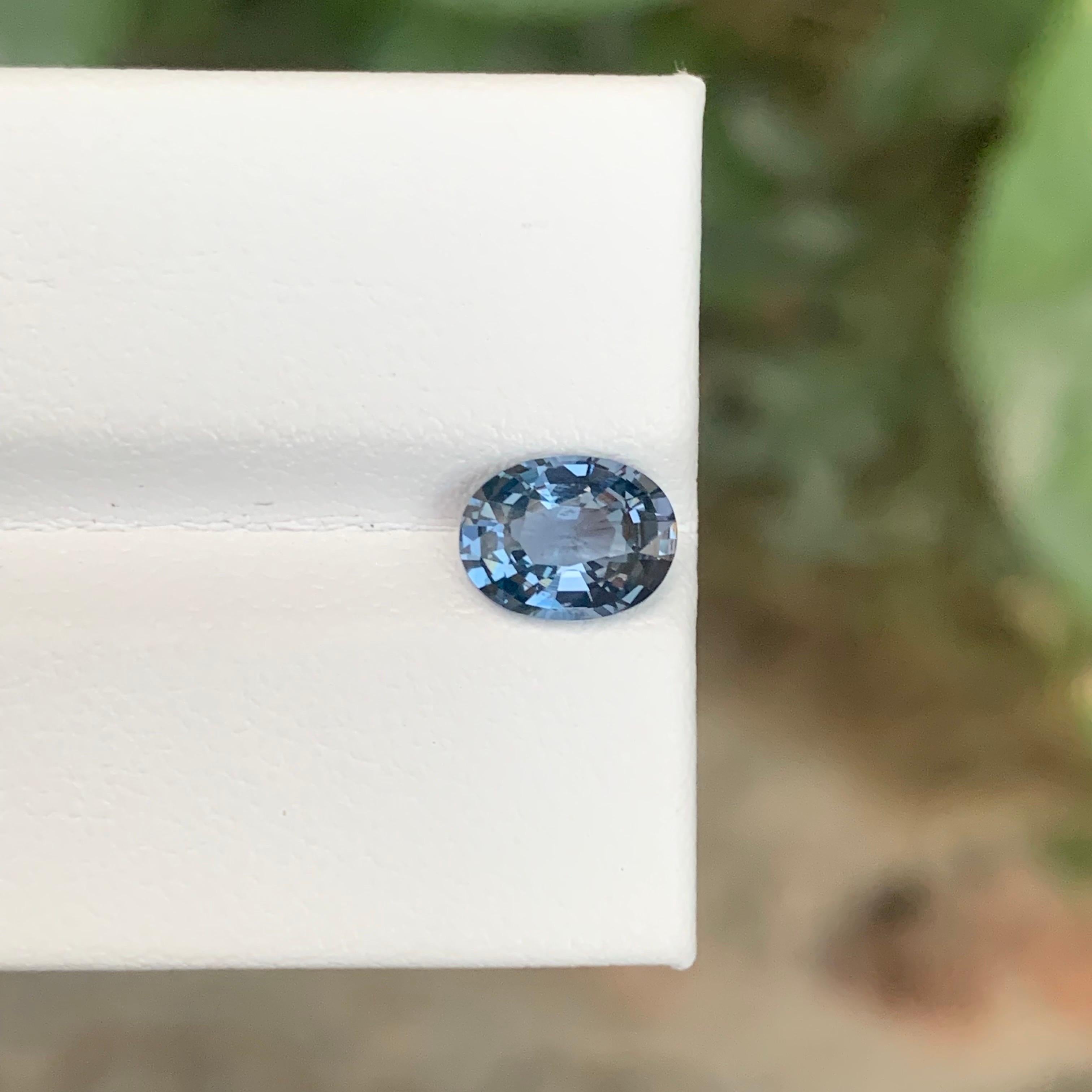 Zertifizierter 1,31 Karat natürlicher loser kobaltblauer Spinell aus Tansania im Zustand „Neu“ im Angebot in Peshawar, PK