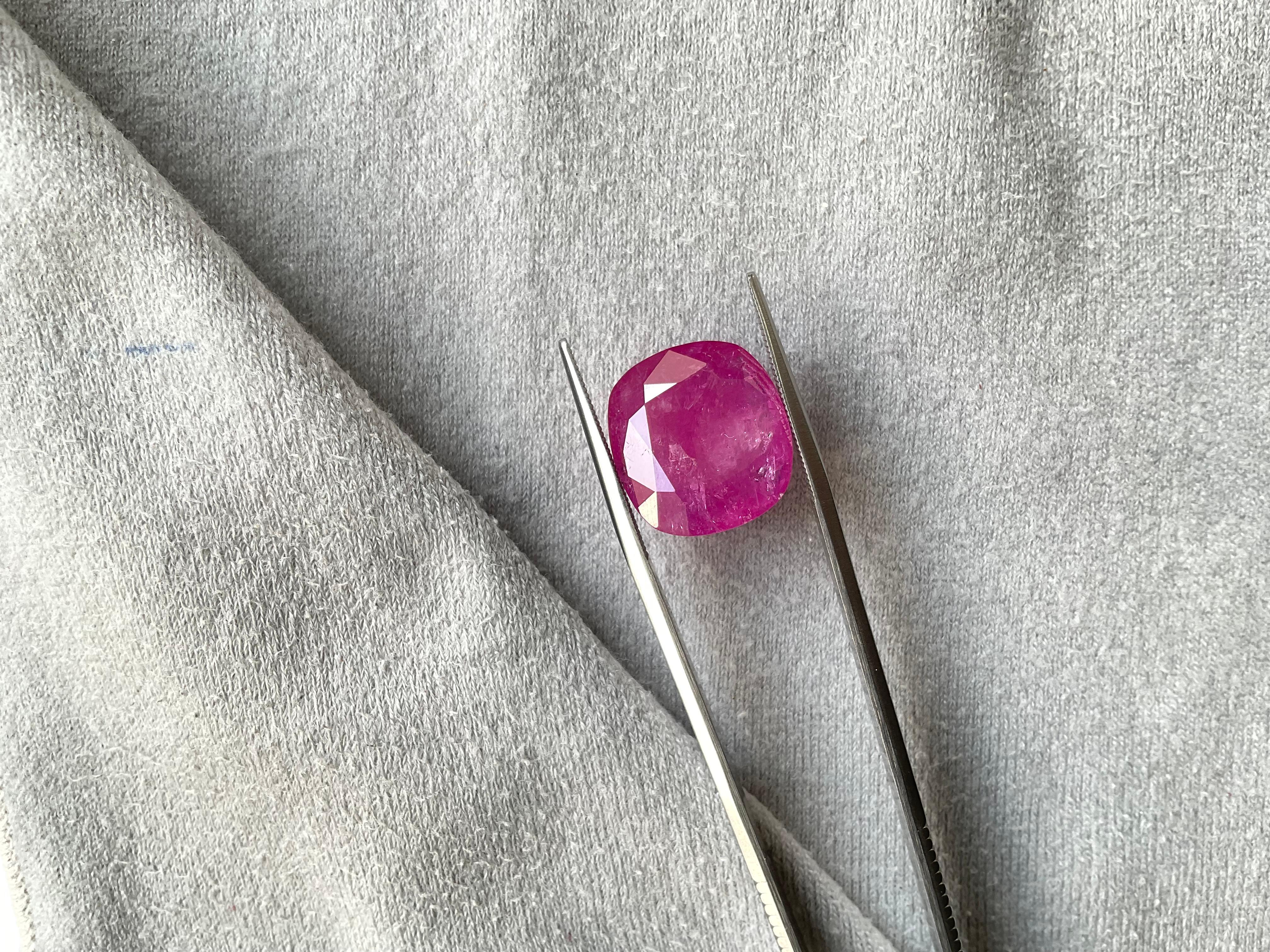 Certified 13.11 Carats Mozambique Ruby Cushion Faceted Cut No Heat Natural Gem In New Condition For Sale In Jaipur, RJ
