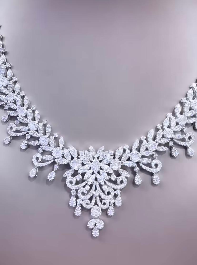 Certified 13.20 Carats  Natural Diamonds 18K Gold Necklace In New Condition For Sale In Massafra, IT