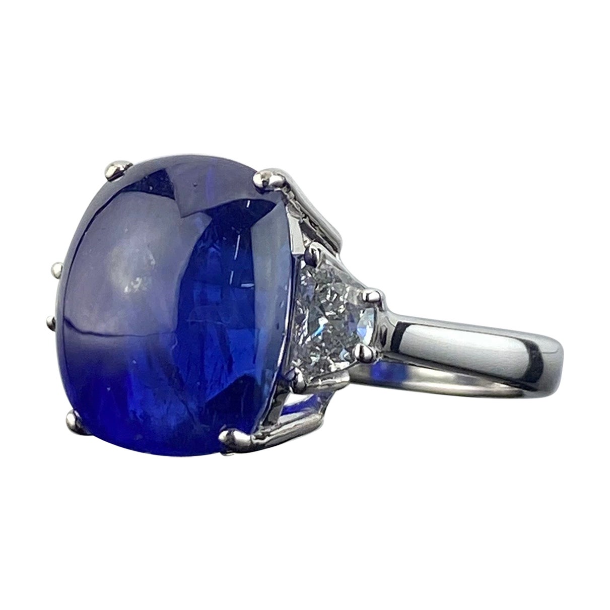 Anillo de compromiso certificado de tres piedras con zafiro y diamantes de 13,35 quilates