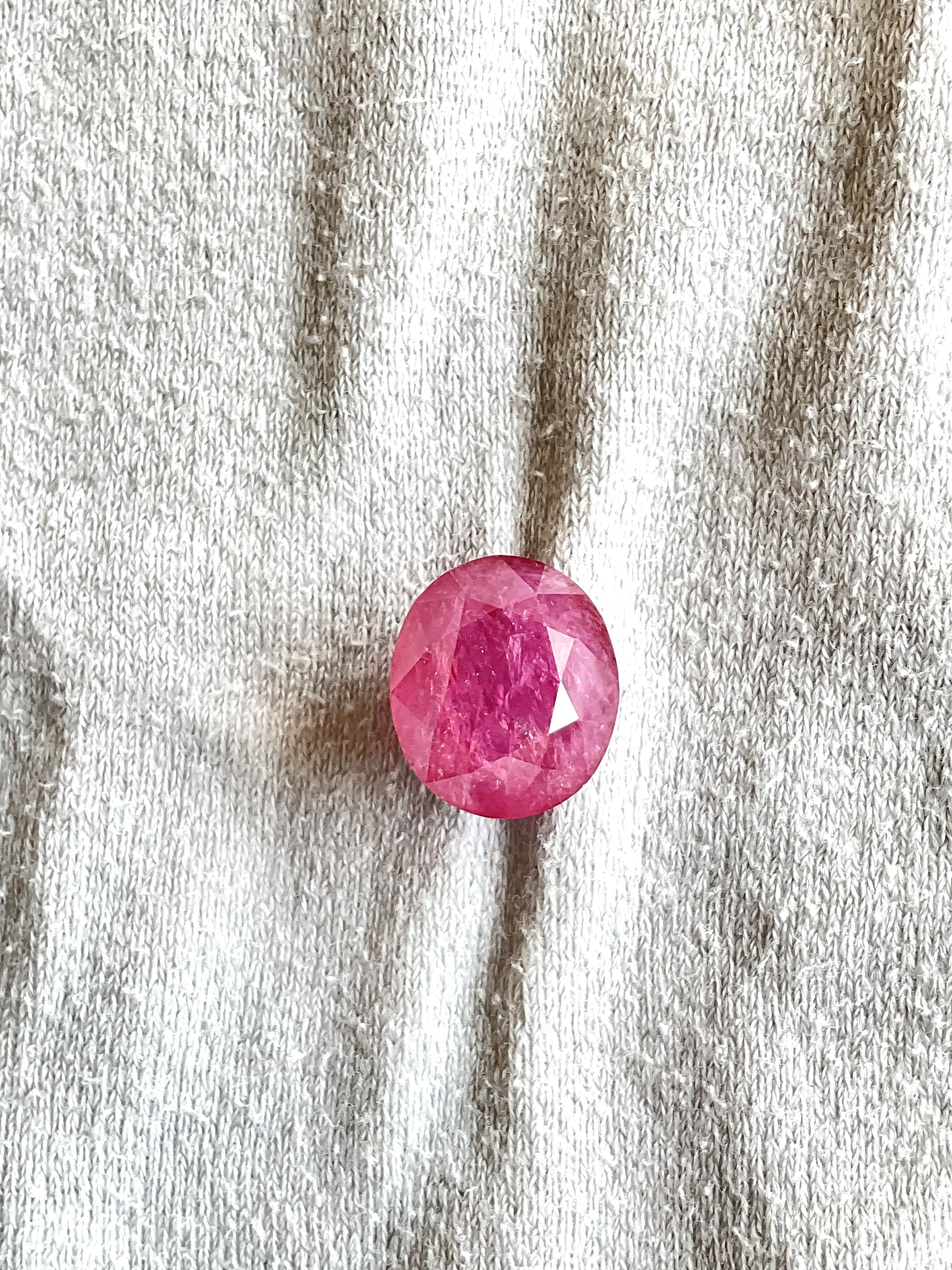 Certified 13.36 Carat Mozambique Ruby Oval Faceted Cut stone No Heat Natural Gem In New Condition For Sale In Jaipur, RJ