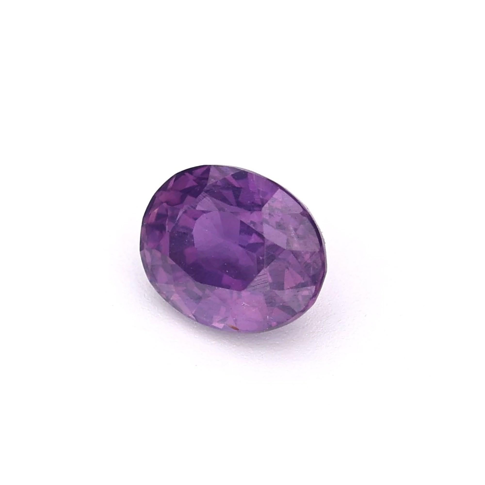 Moderne Pierre d'origine de Ceylan, saphir violet de forme ovale certifié 1,35 carat en vente