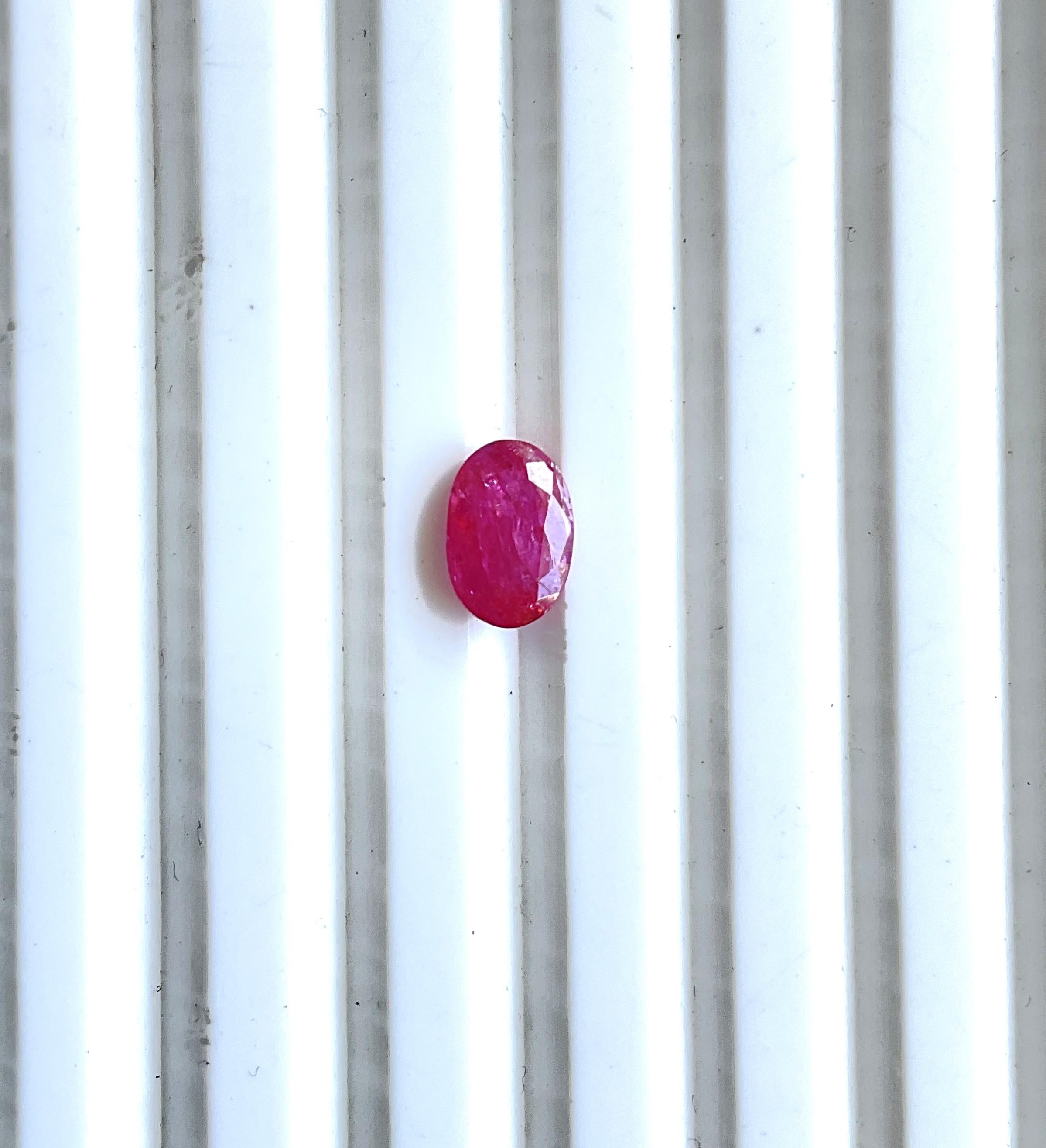 Certified 1.36 Carats Mozambique Ruby Oval Faceted Cut stone No Heat Natural Gem For Sale 1
