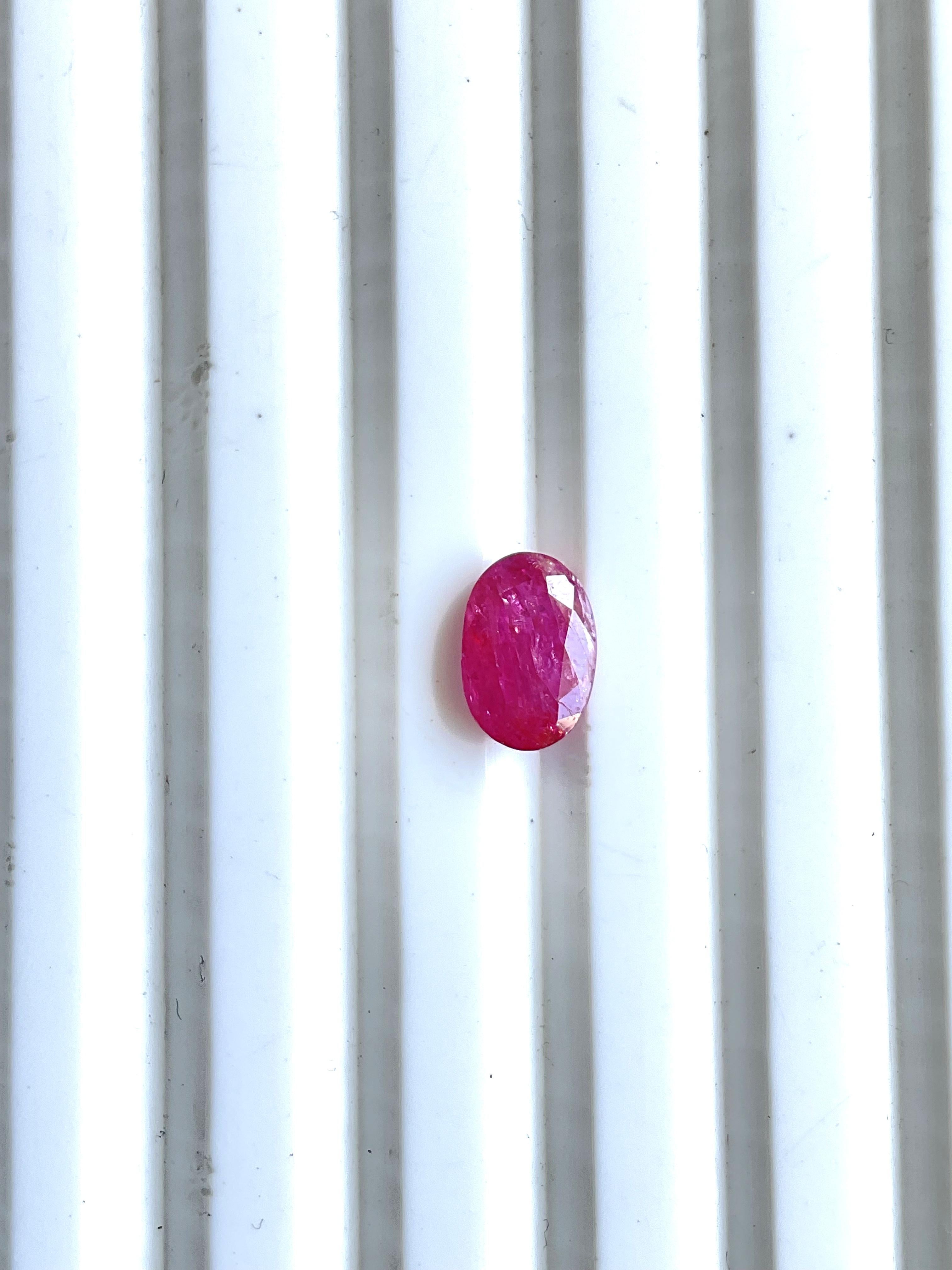 Certified 1.36 Carats Mozambique Ruby Oval Faceted Cut stone No Heat Natural Gem For Sale 2