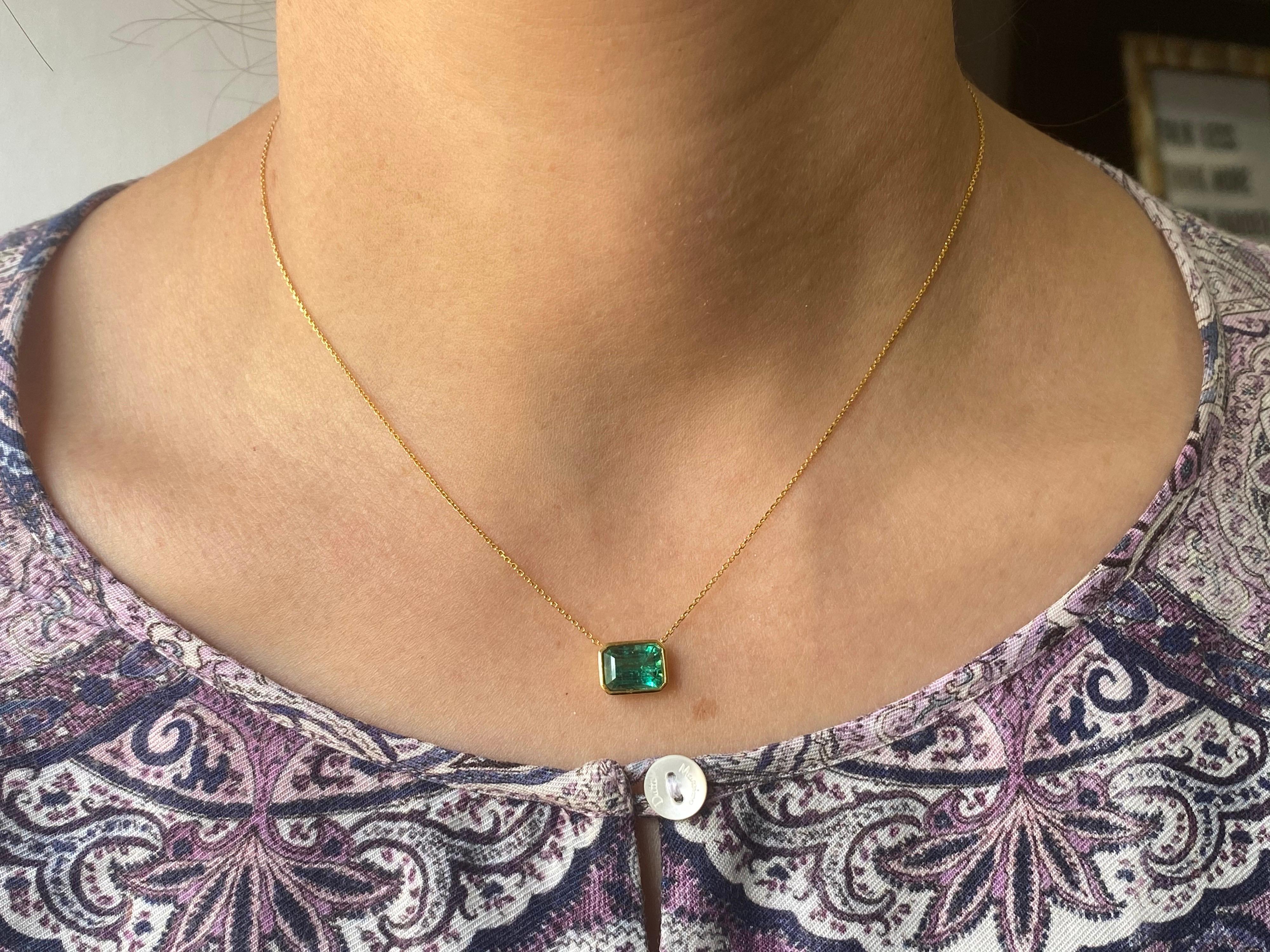 Certified 1.37 Carat Emerald Cut Colombian Emerald Pendant Chain Necklace 1