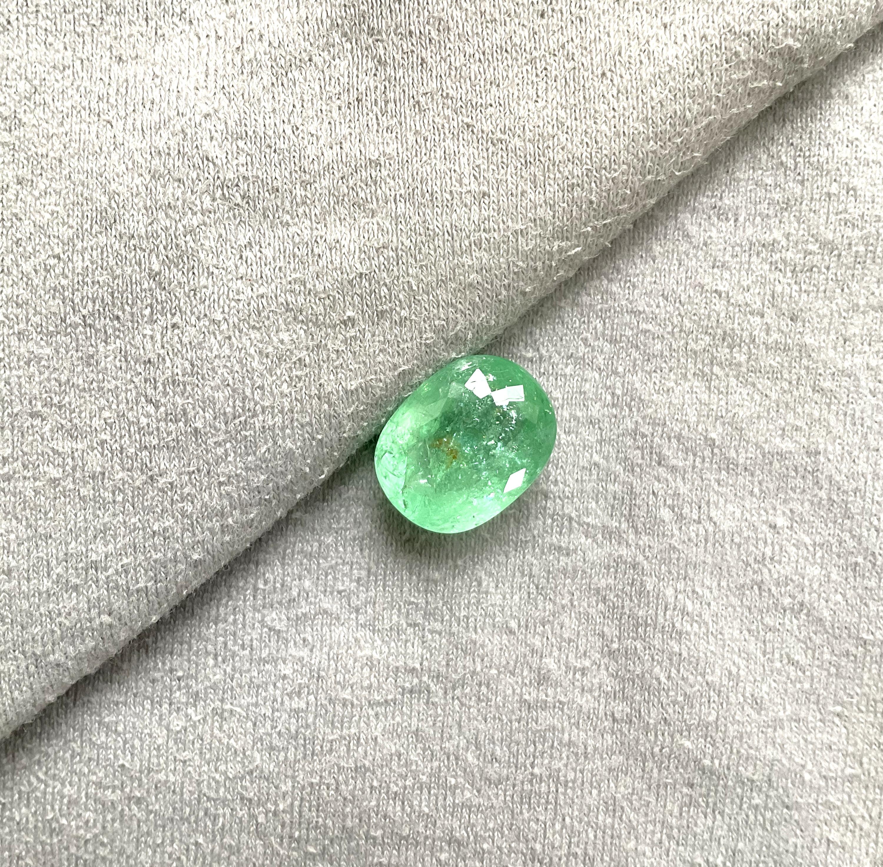 Certified 13.73 Carats Green Paraiba Tourmaline Oval Cut Stone for Fine Jewelry In New Condition For Sale In Jaipur, RJ