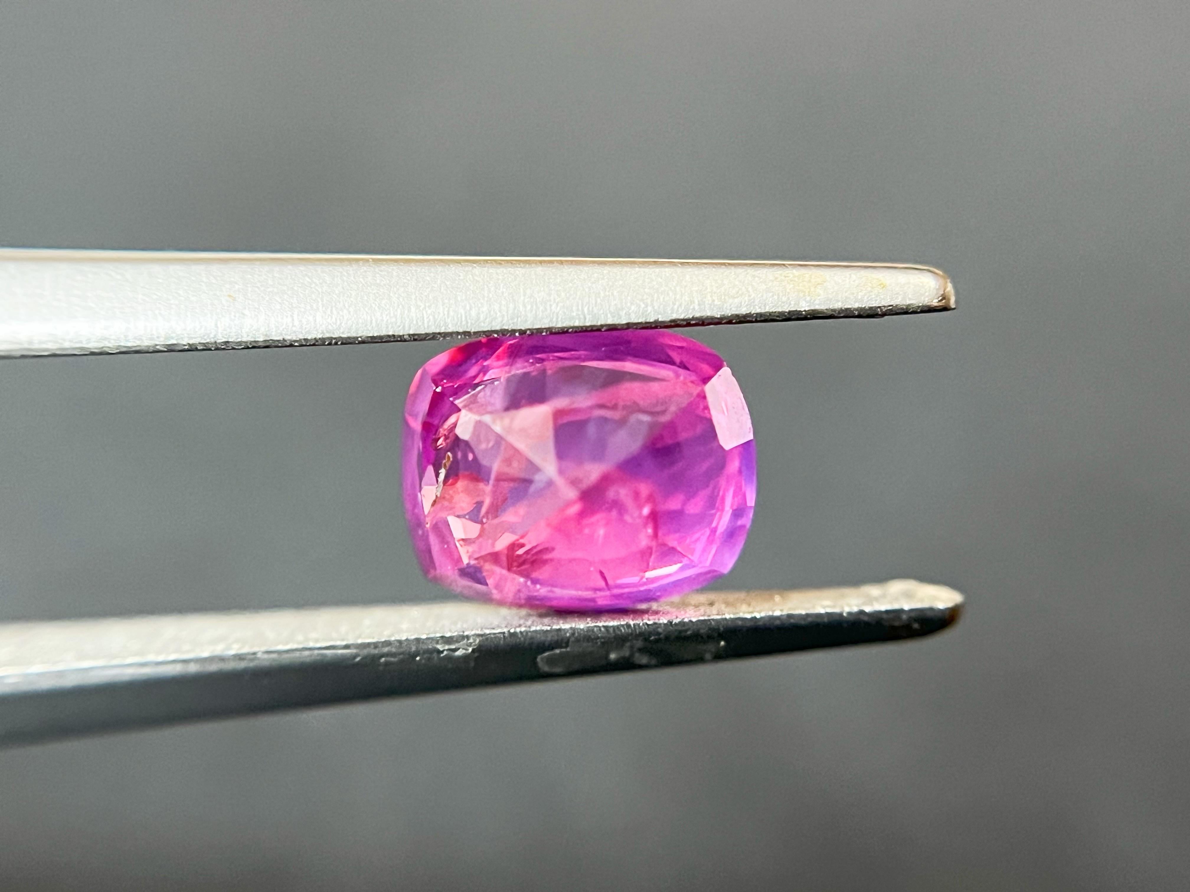 Certified 1.4 Carat Natural Vivid Pink Cushion Mixed Eye Clean Pink Sapphire For Sale 6