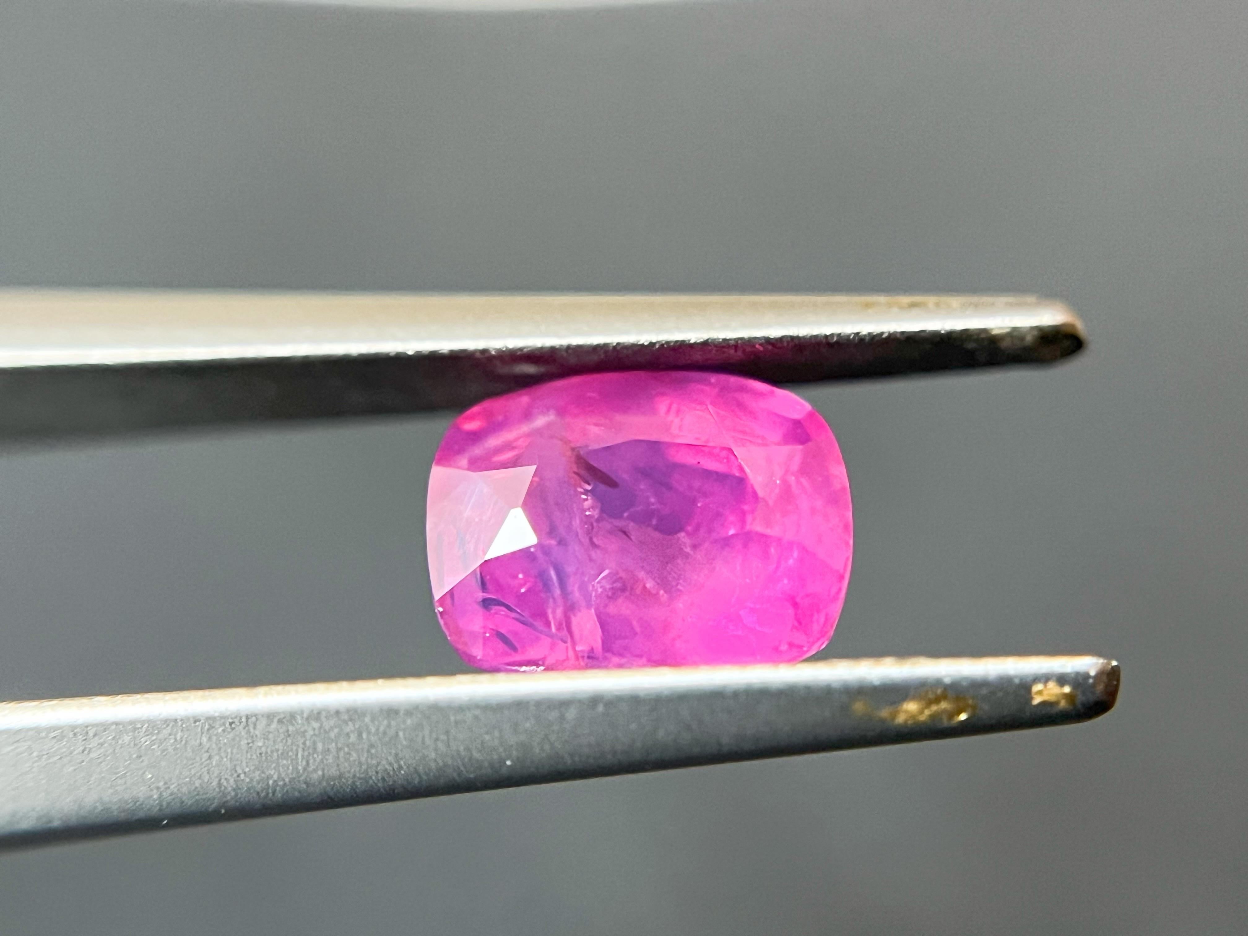 Certified 1.4 Carat Natural Vivid Pink Cushion Mixed Eye Clean Pink Sapphire For Sale 1