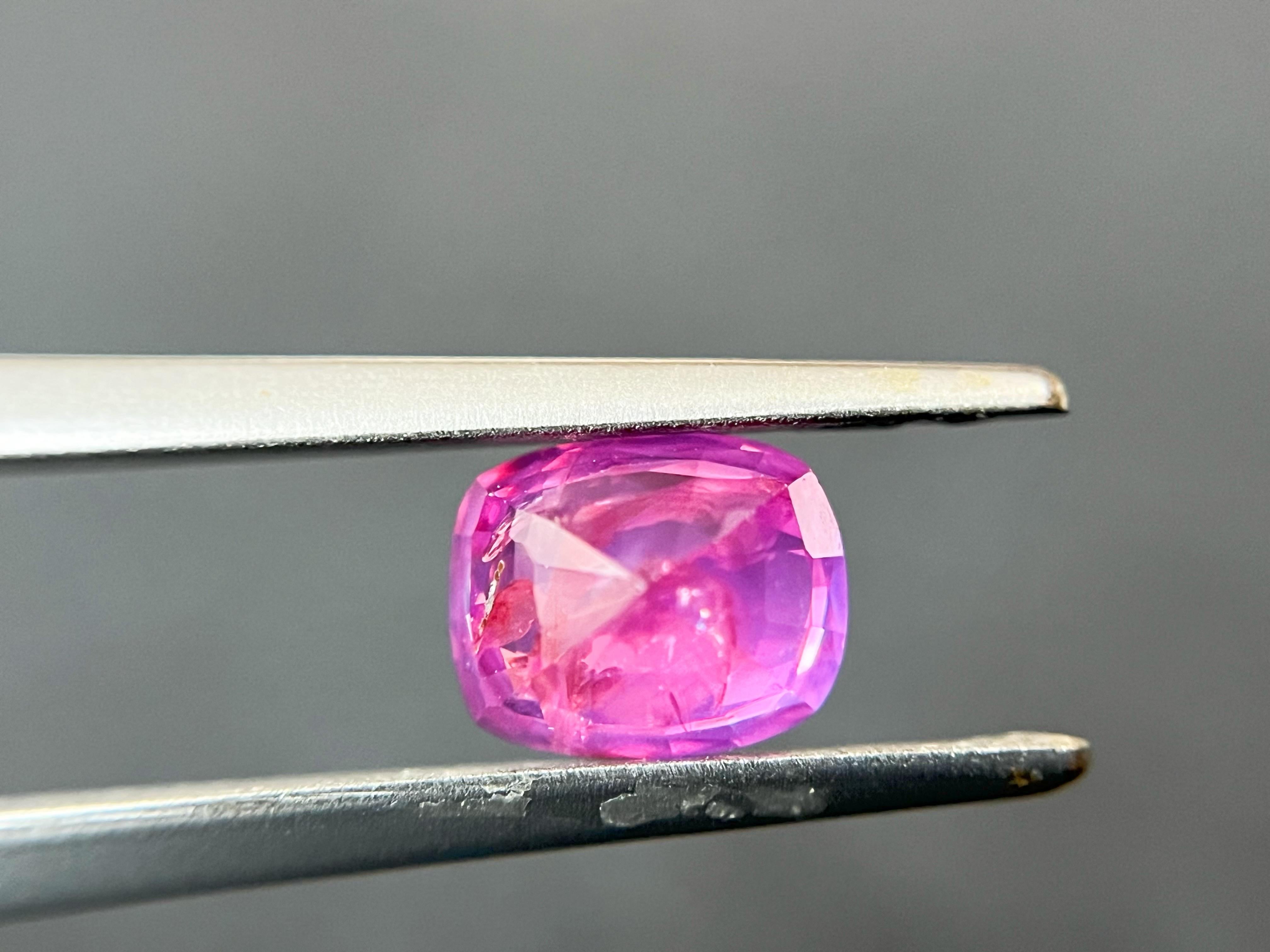 Certified 1.4 Carat Natural Vivid Pink Cushion Mixed Eye Clean Pink Sapphire For Sale 2
