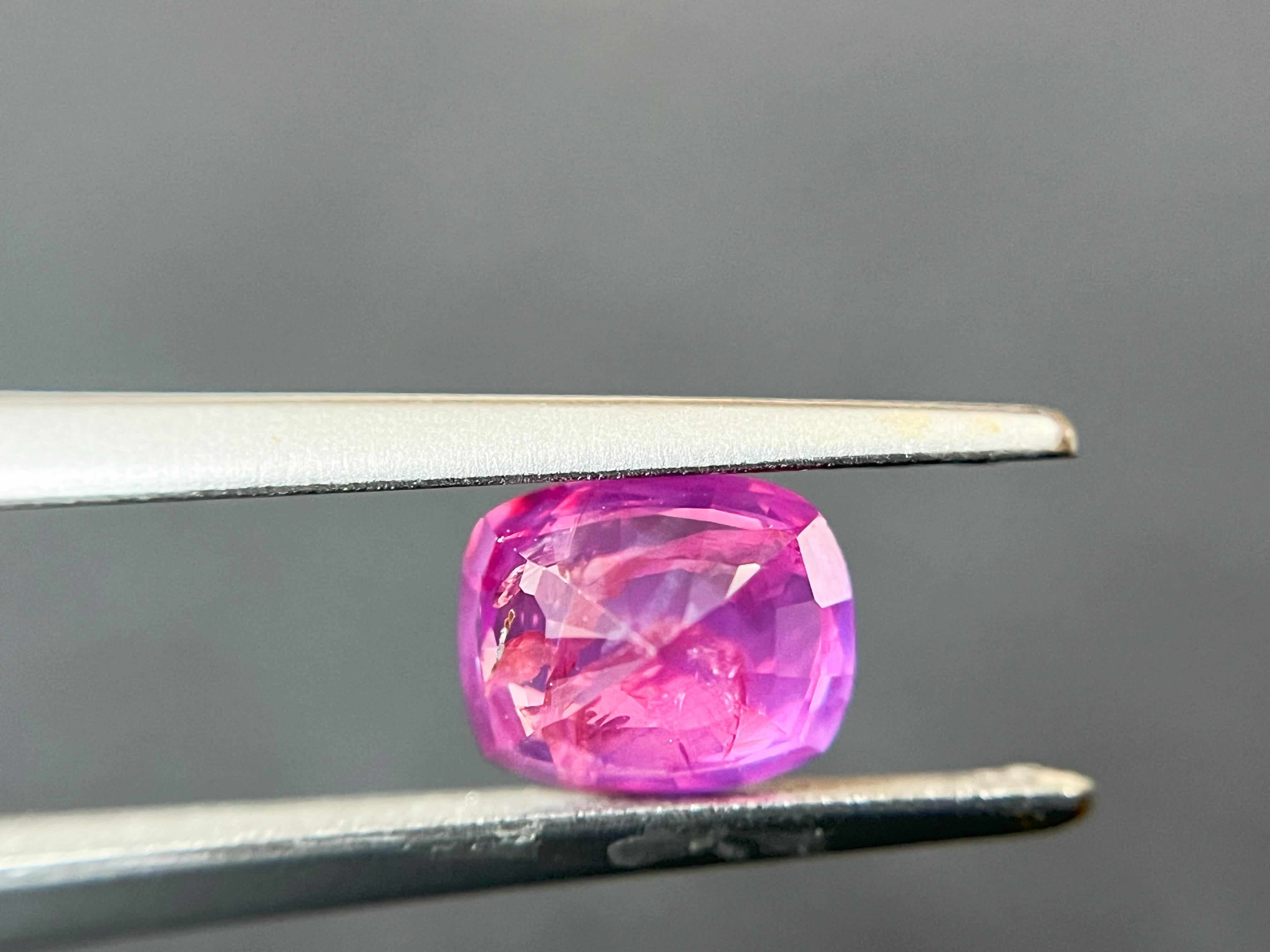 Certified 1.4 Carat Natural Vivid Pink Cushion Mixed Eye Clean Pink Sapphire For Sale 3