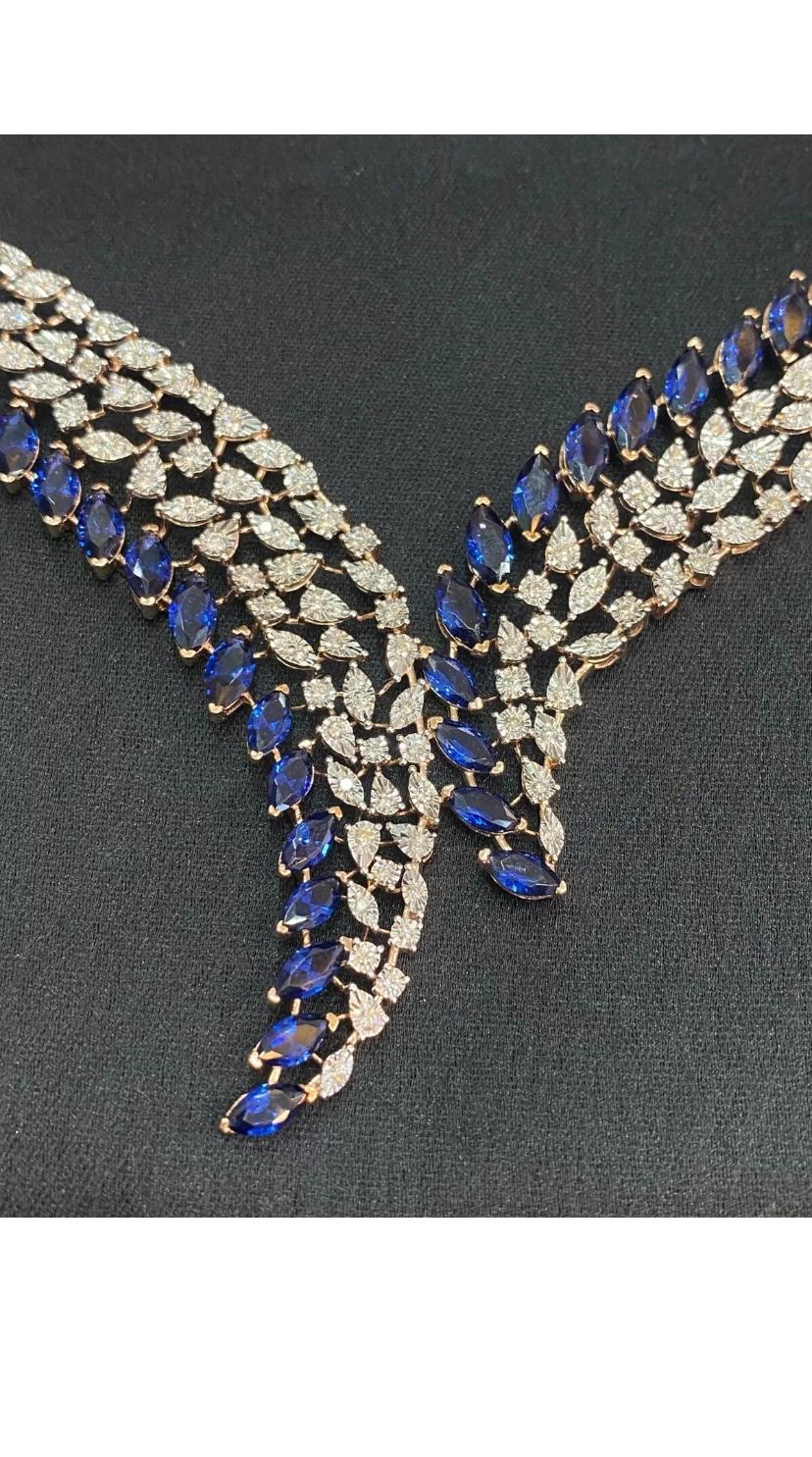 Certified 14.00 Carat Blue Sapphire 2.40 Carat Diamonds Gold Necklace For Sale 3