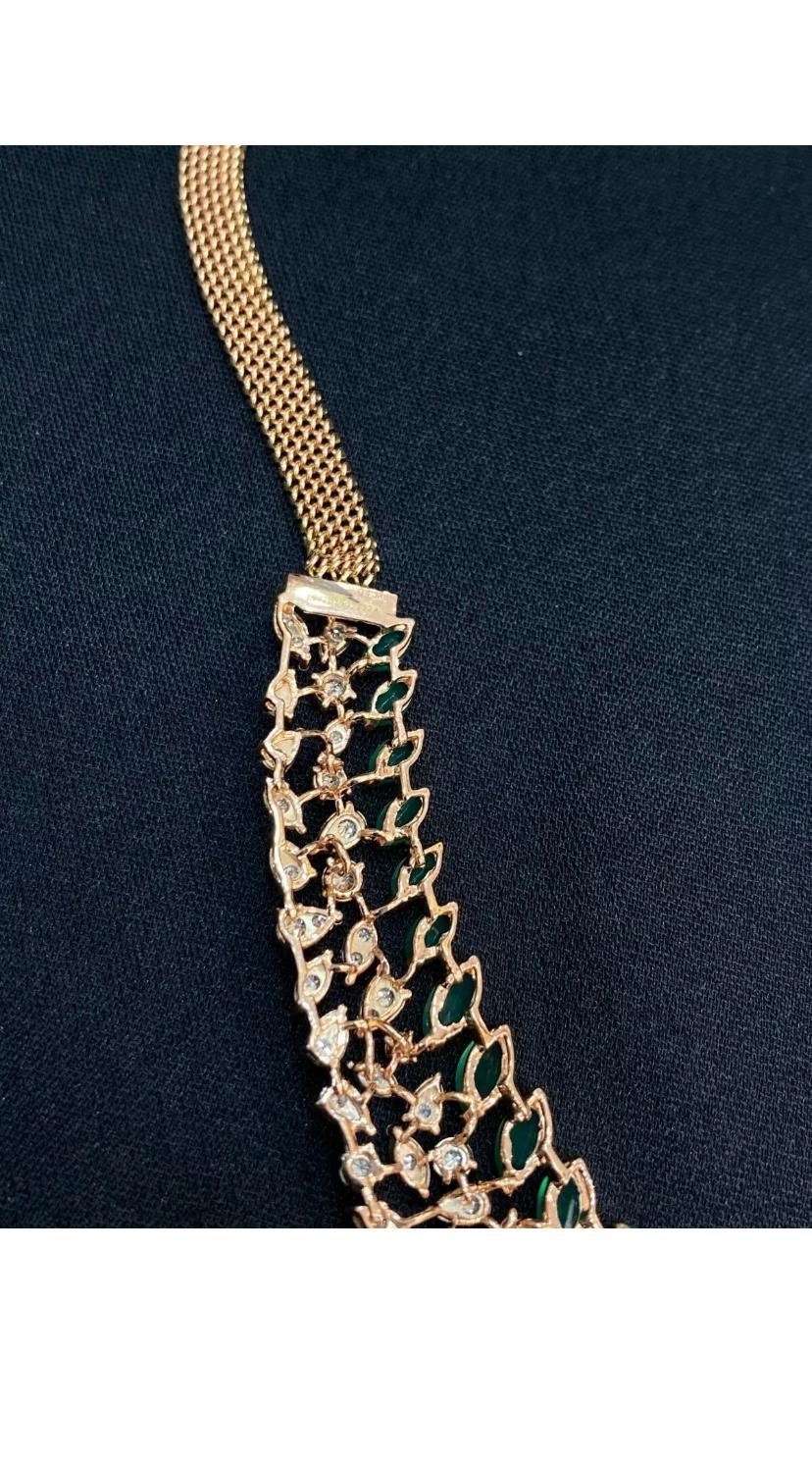 Certified 14.00 Carat Emeralds 2.40 Carat Diamonds Gold Necklace For Sale 5