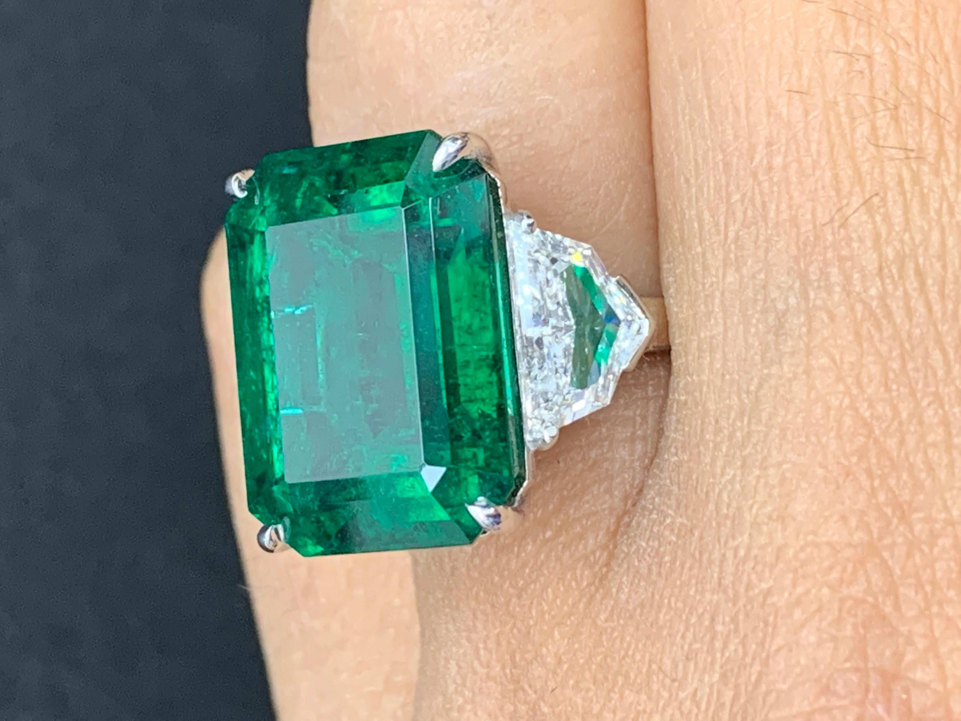 Modern Certified 14.01 Carat Emerald cut Emerald and Diamond 3 Stone Engagement Ring