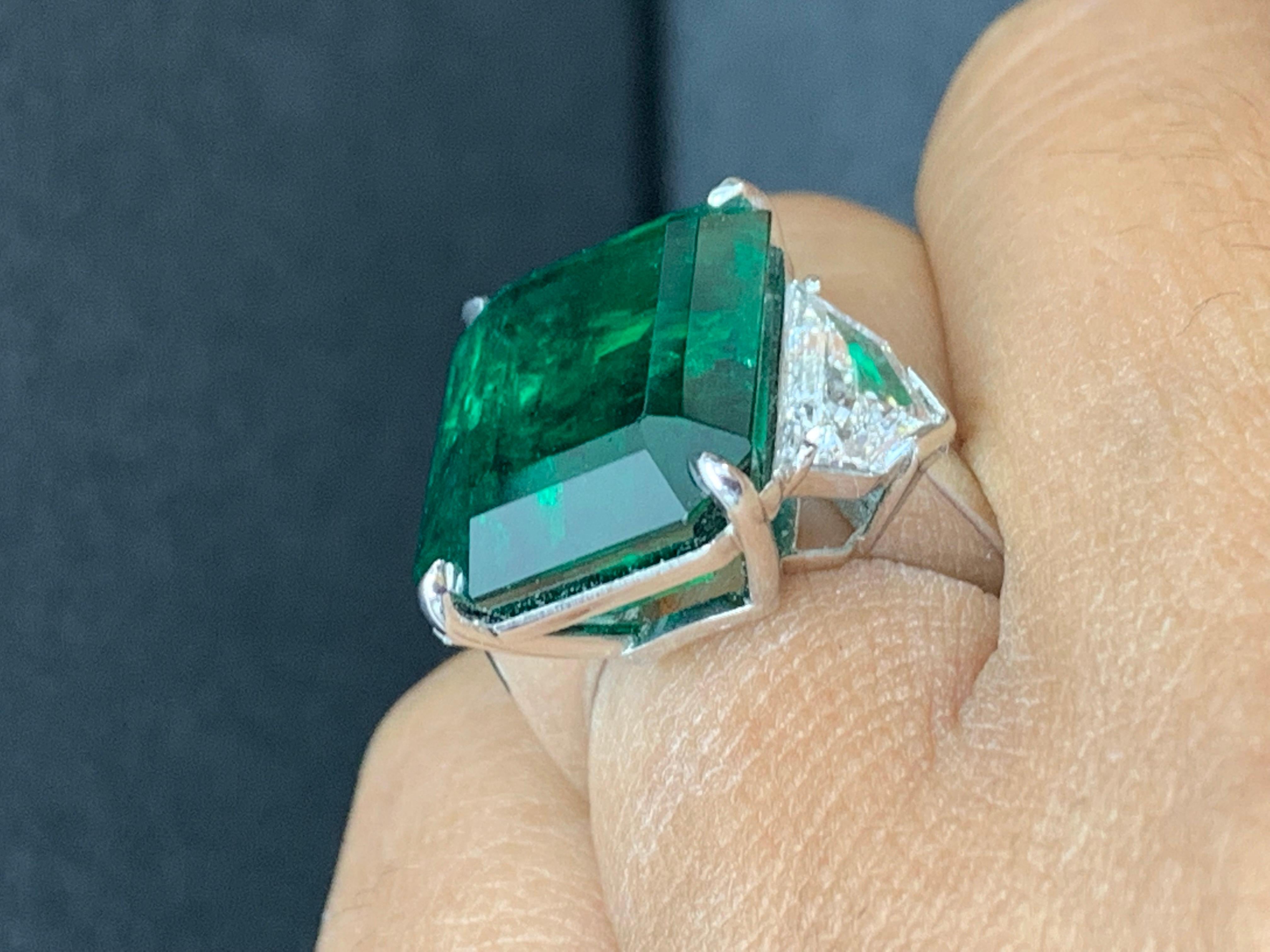 Certified 14.01 Carat Emerald cut Emerald and Diamond 3 Stone Engagement Ring In New Condition In NEW YORK, NY