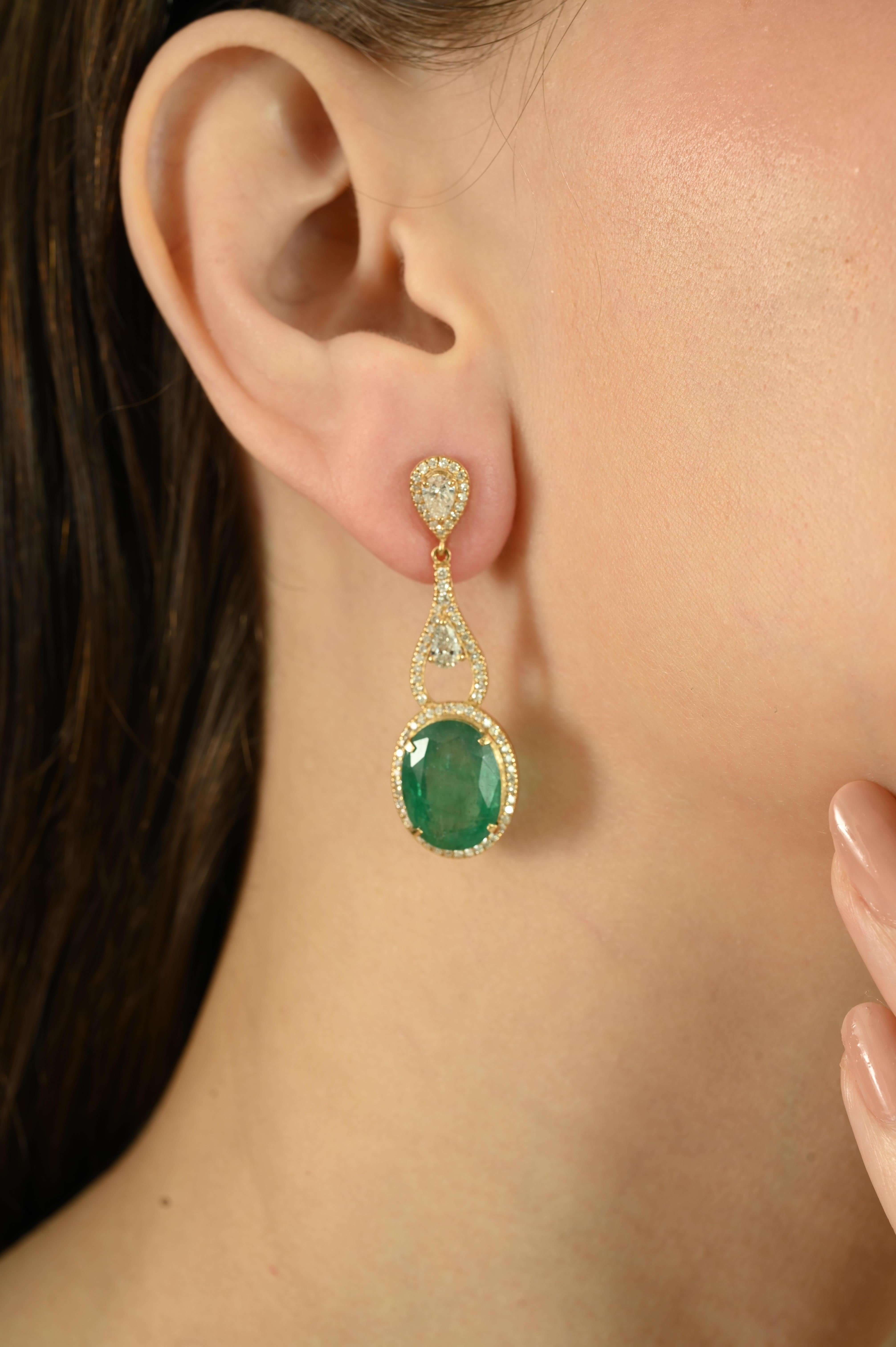 Women's Certified 14.04Ct Zambian Emerald & Diamond Long Dangle Earrings 18k Yellow Gold For Sale