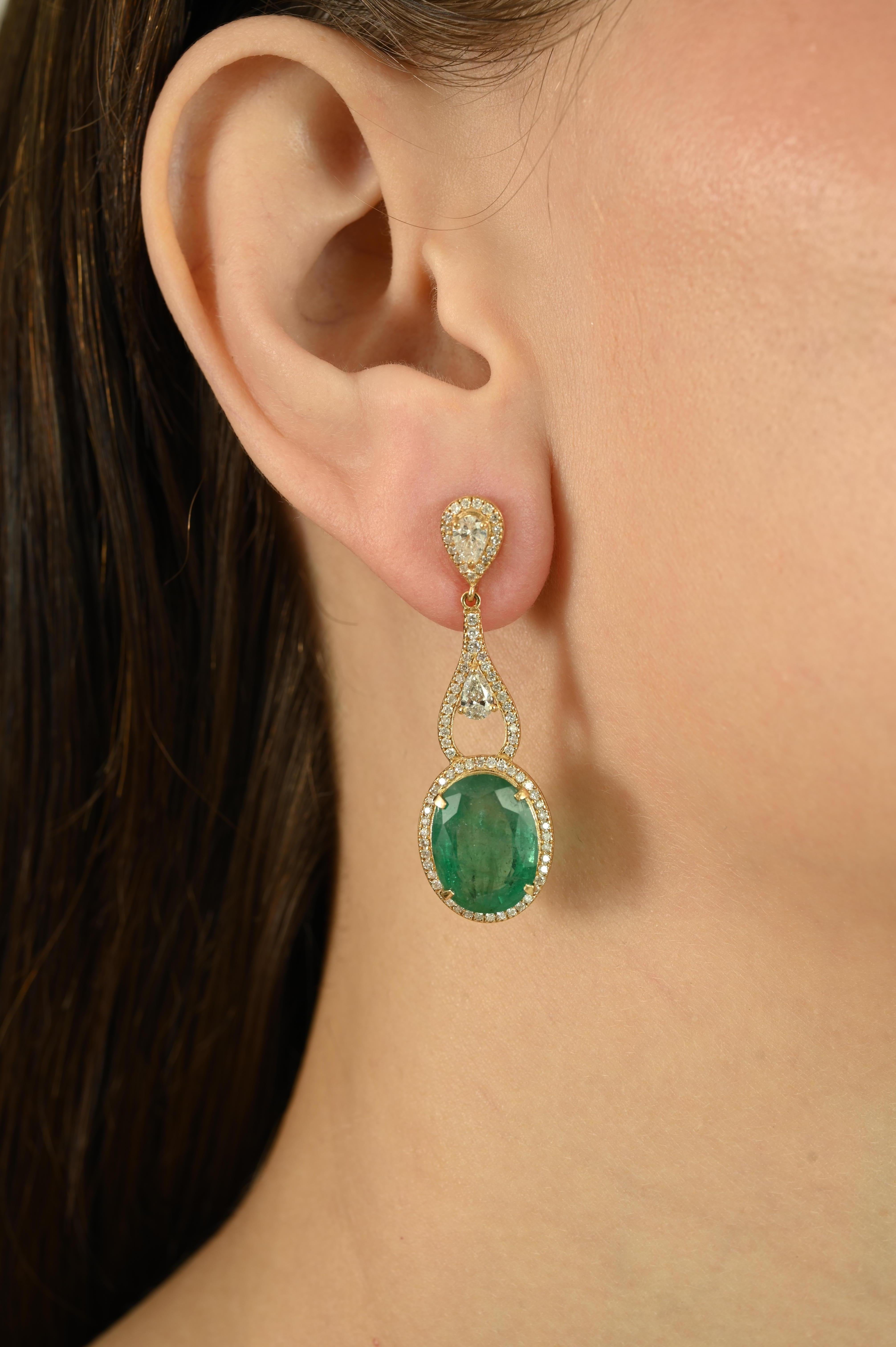 Certified 14.04Ct Zambian Emerald & Diamond Long Dangle Earrings 18k Yellow Gold For Sale 2