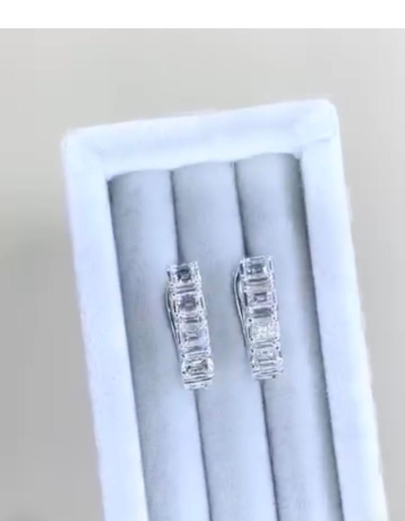 Mixed Cut Certified 1.43 Ct Diamonds 18K Gold Earrings For Sale