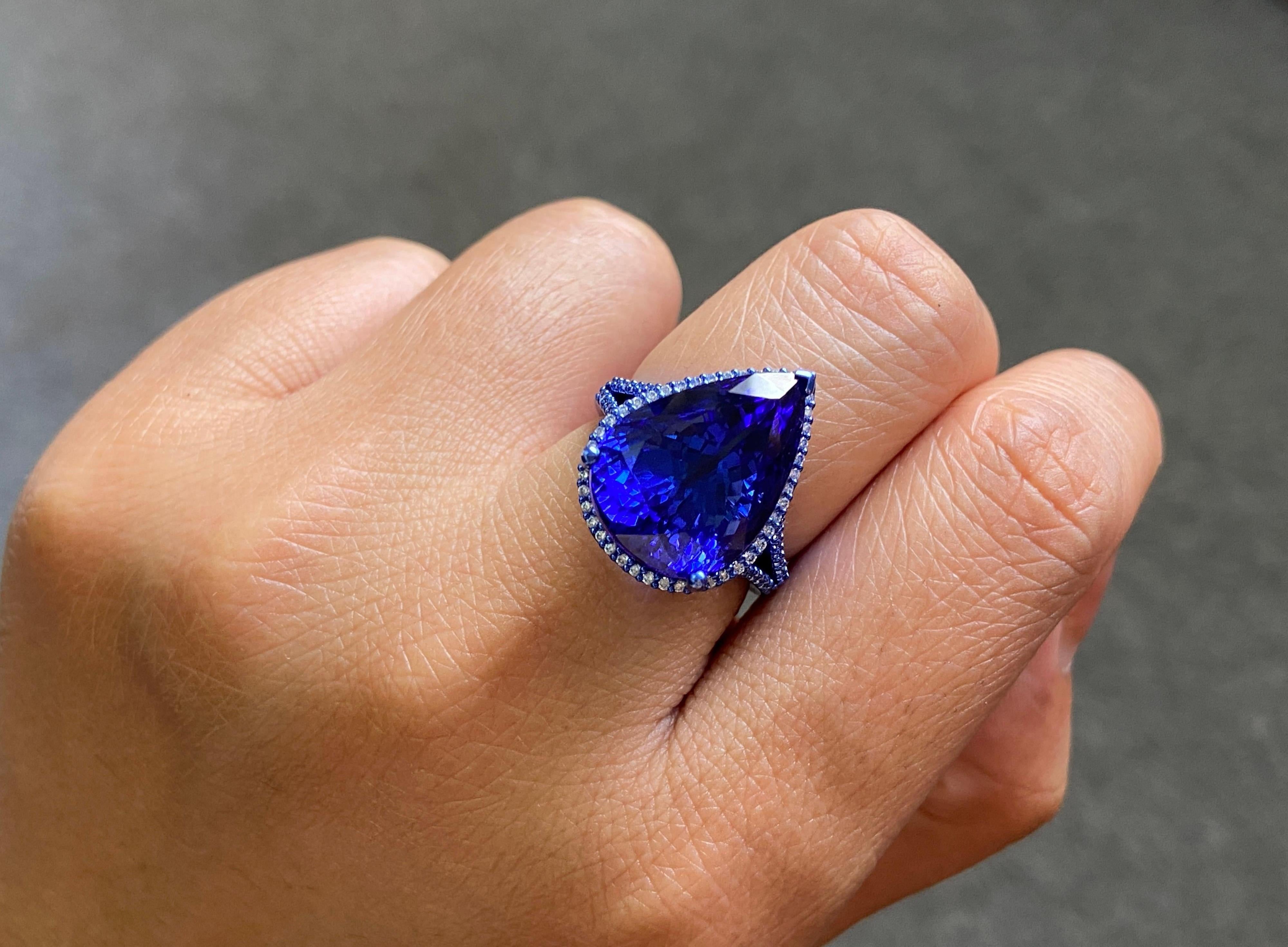 Zertifizierter 14,55 Karat Tansanit und Diamant-Cocktailring aus 18 Karat Weißgold im Angebot 4