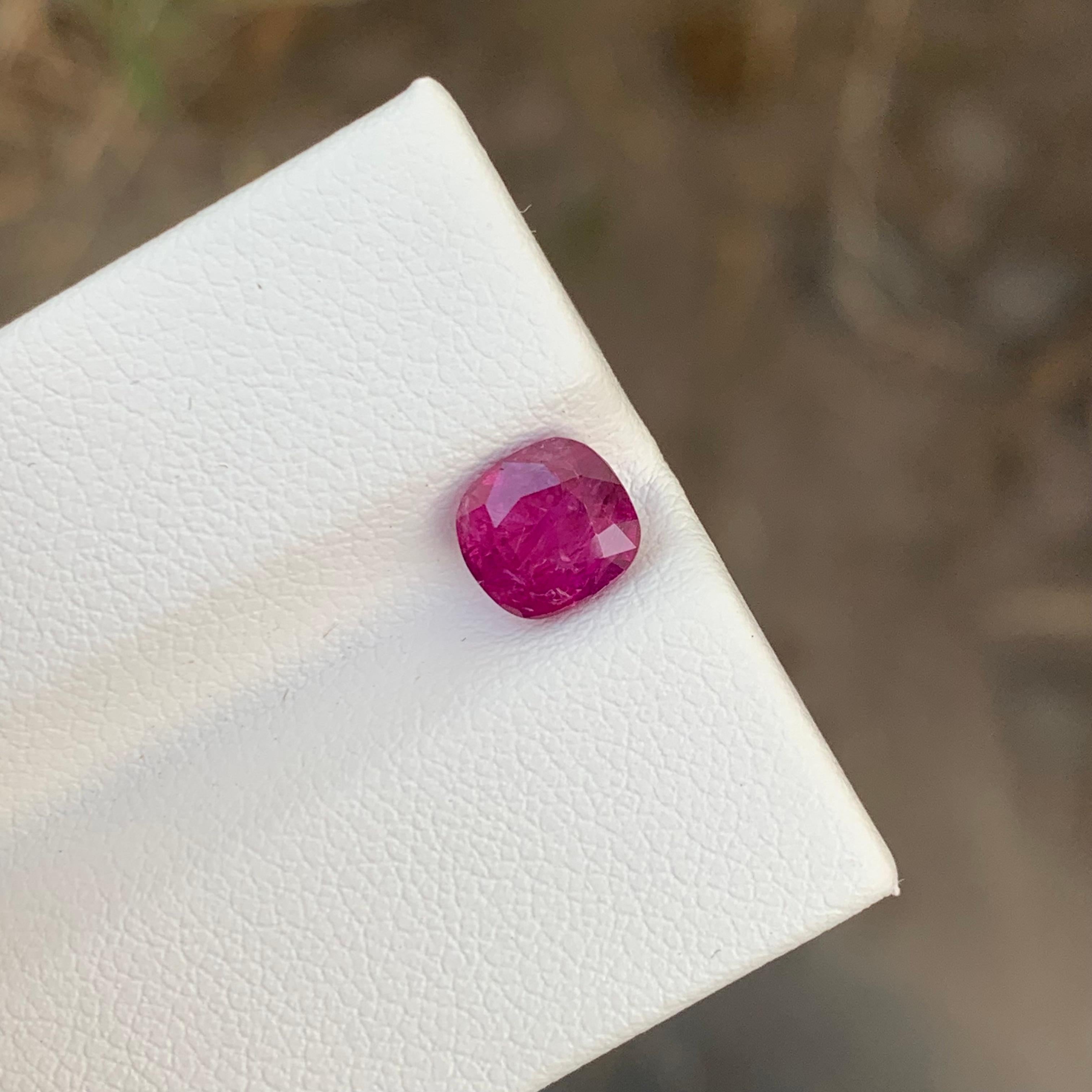 Arts and Crafts Bague en rubis rose naturel non certifié de 1,46 carats provenant d'une mine d'Afghanistan en vente