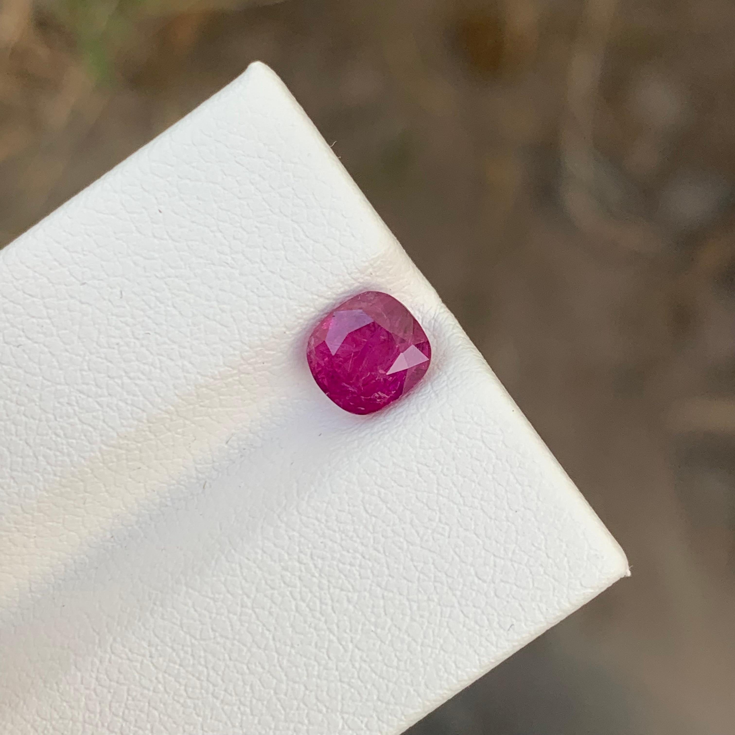 Taille coussin Bague en rubis rose naturel non certifié de 1,46 carats provenant d'une mine d'Afghanistan en vente