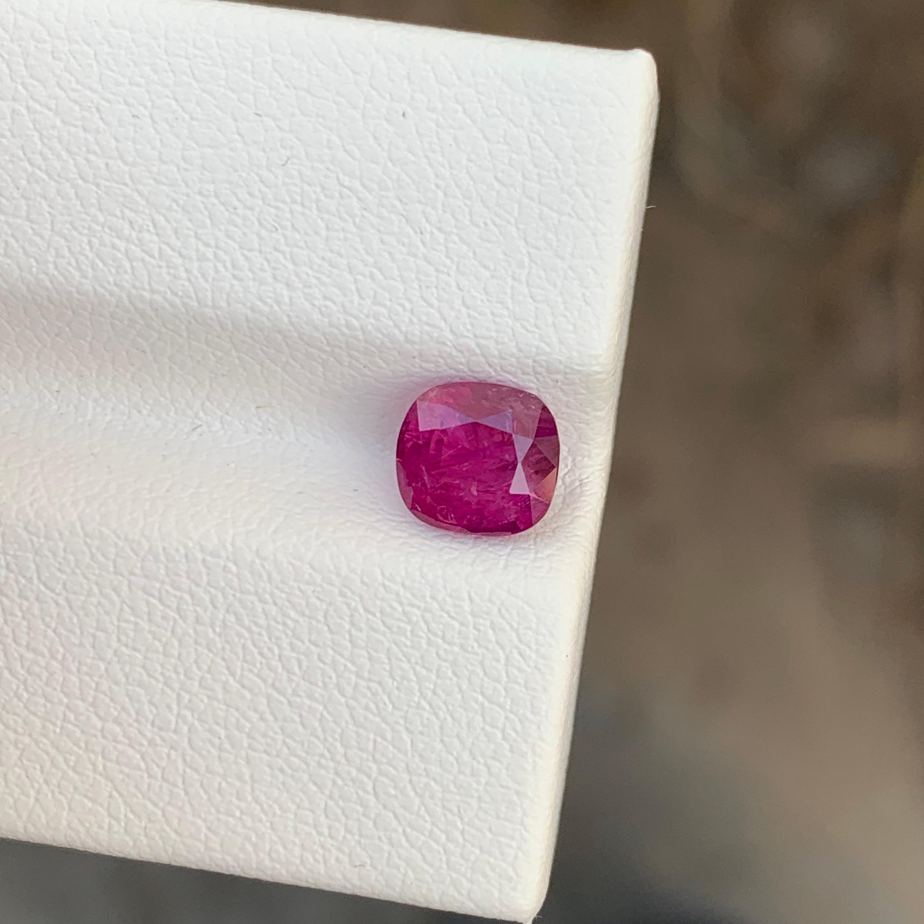 Bague en rubis rose naturel non certifié de 1,46 carats provenant d'une mine d'Afghanistan en vente 2