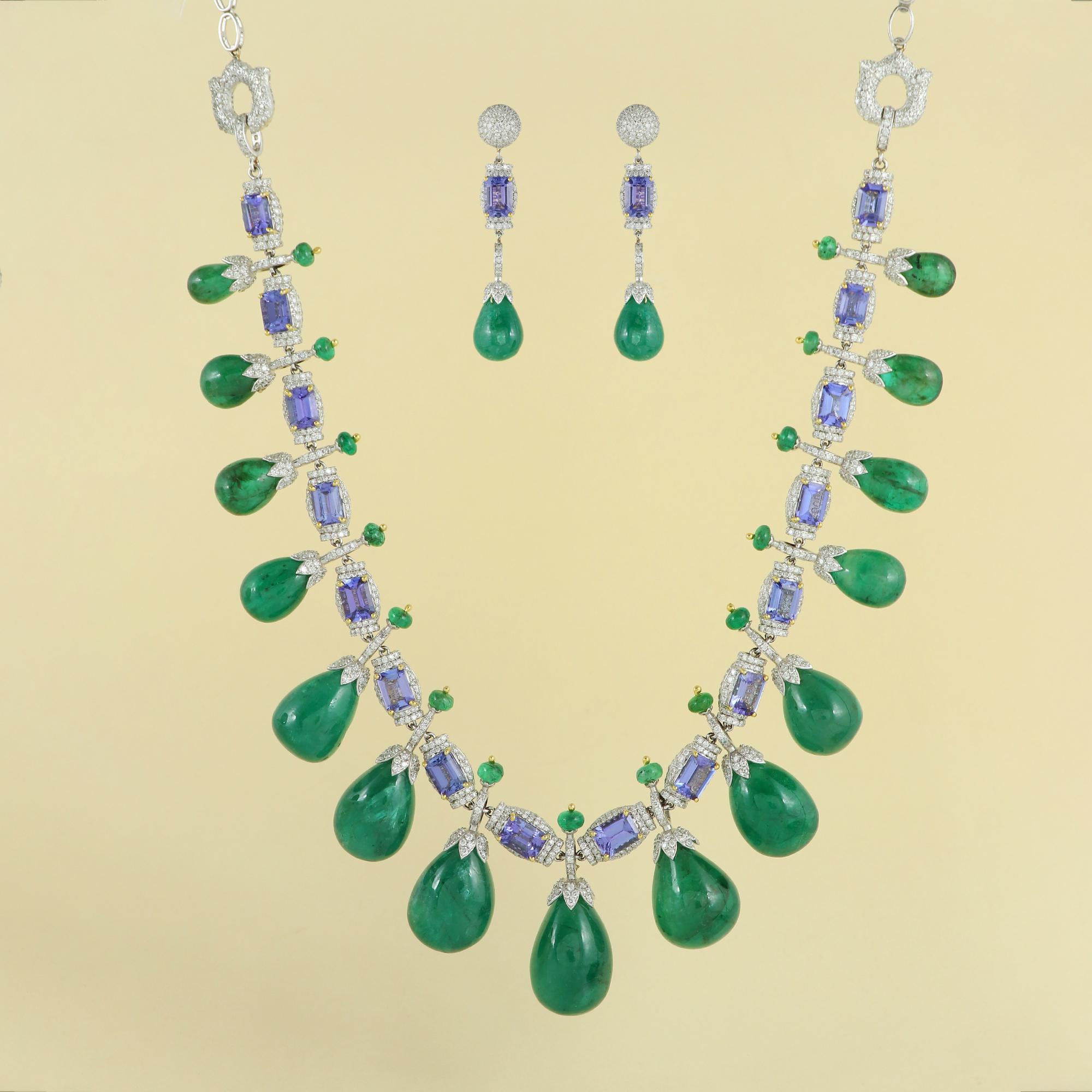 Collar de diamantes tanzanita esmeralda certificada de 14 quilates 325 quilates Juego de oro de 14 quilates Cabujón en venta